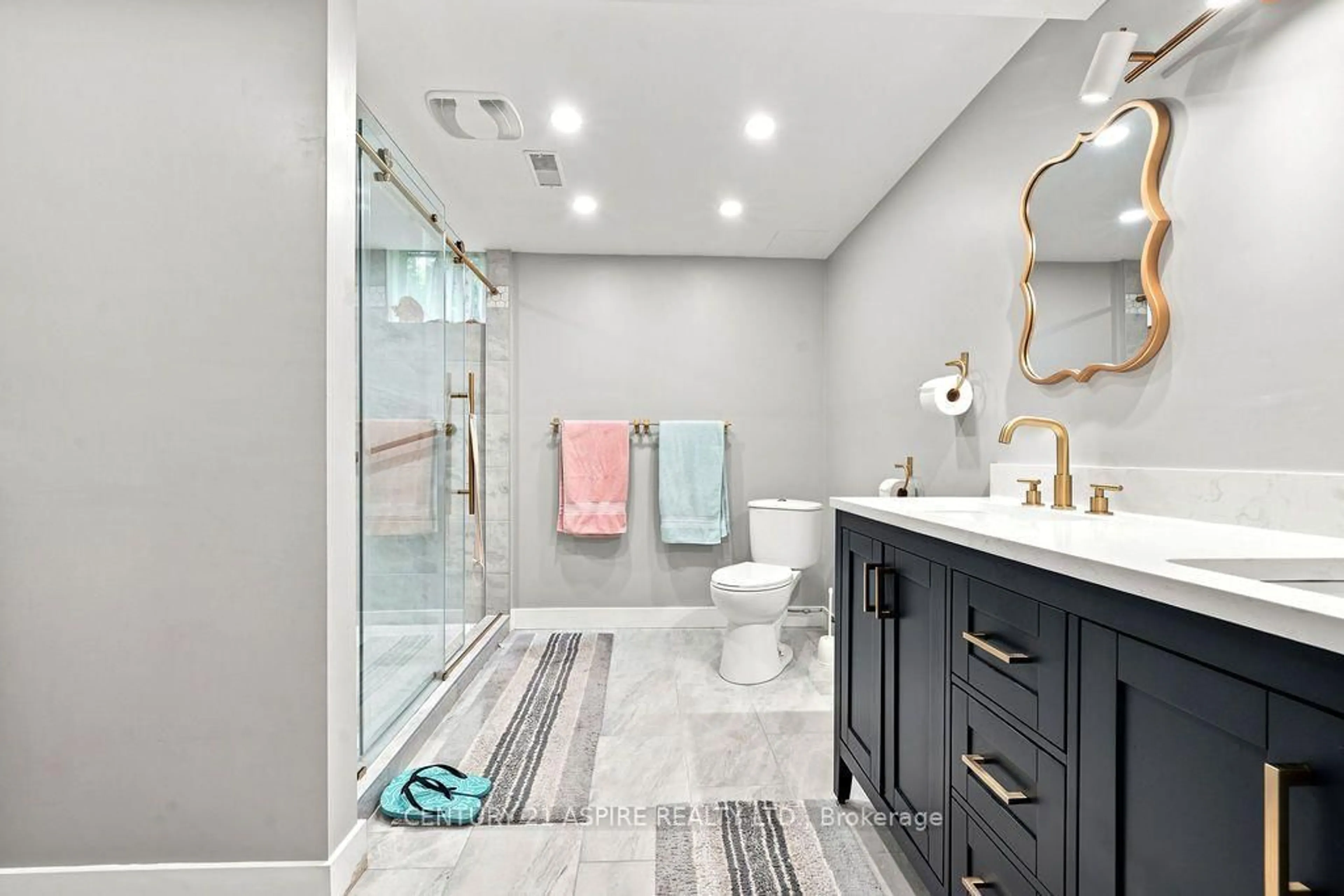 Contemporary bathroom, ceramic/tile floor for 23 Cardinal Cres, Petawawa Ontario K8H 3P1