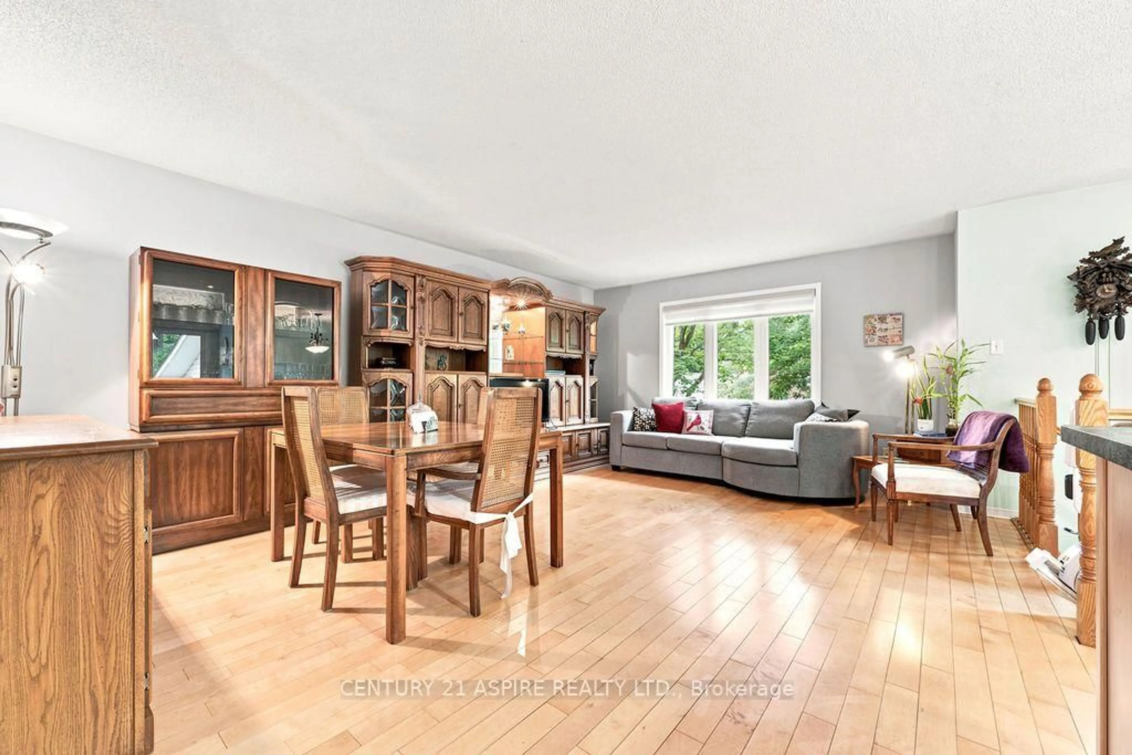 Open concept kitchen, wood/laminate floor for 23 Cardinal Cres, Petawawa Ontario K8H 3P1