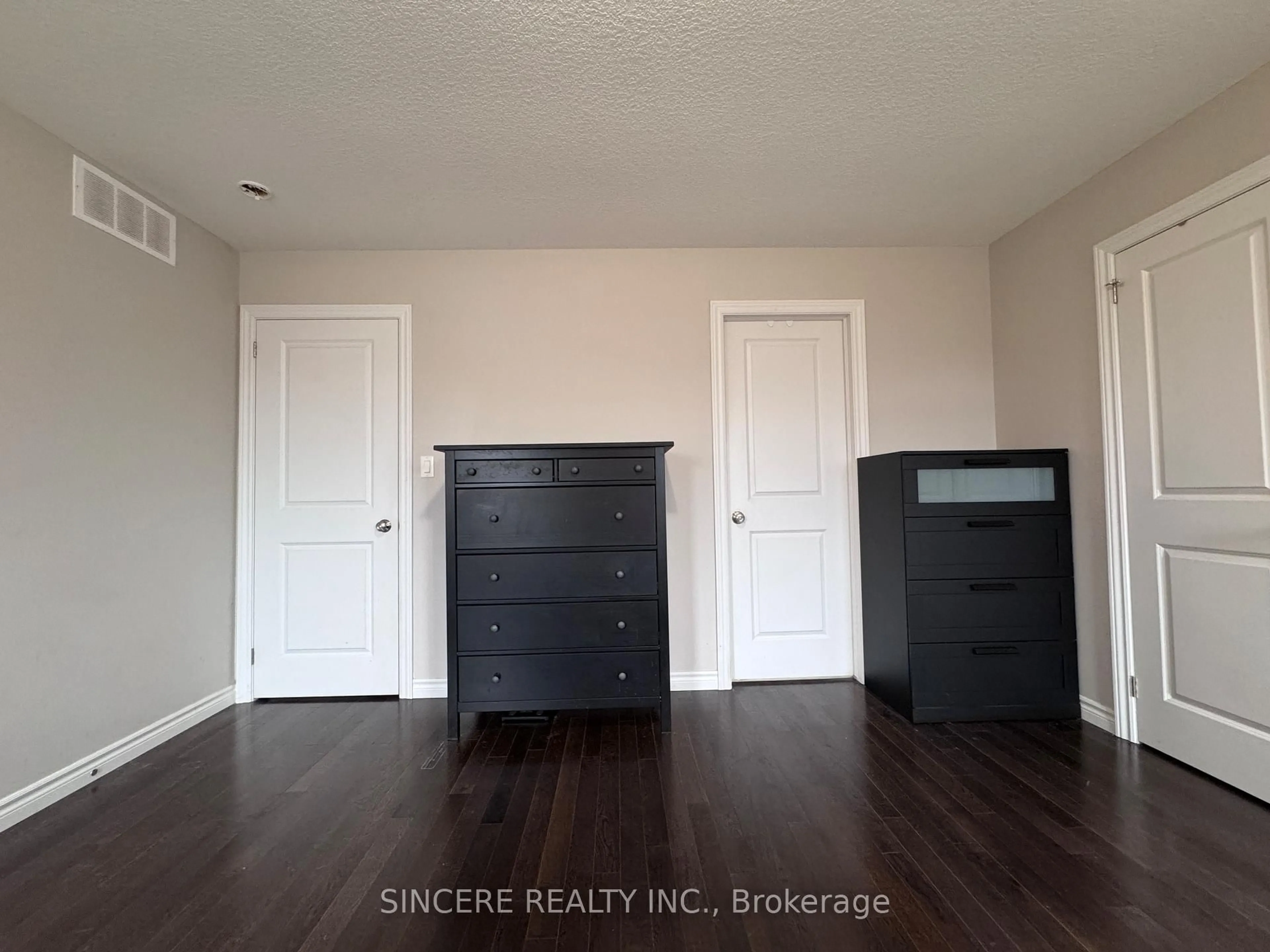 A pic of a room for 37 Galinee Tr, Norfolk Ontario N0A 1N9