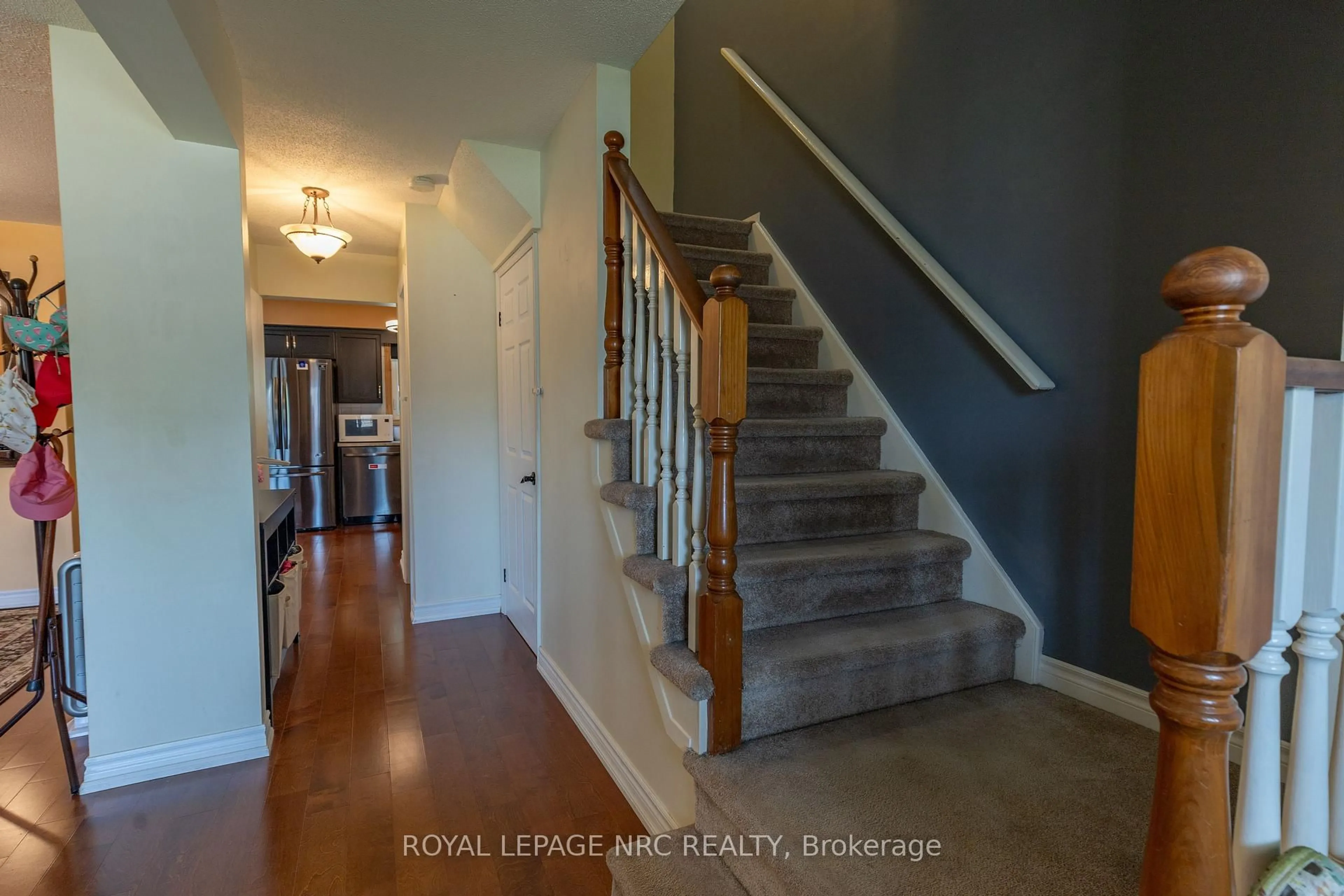 Unknown for 215 Windsor St, Welland Ontario L3C 7E4