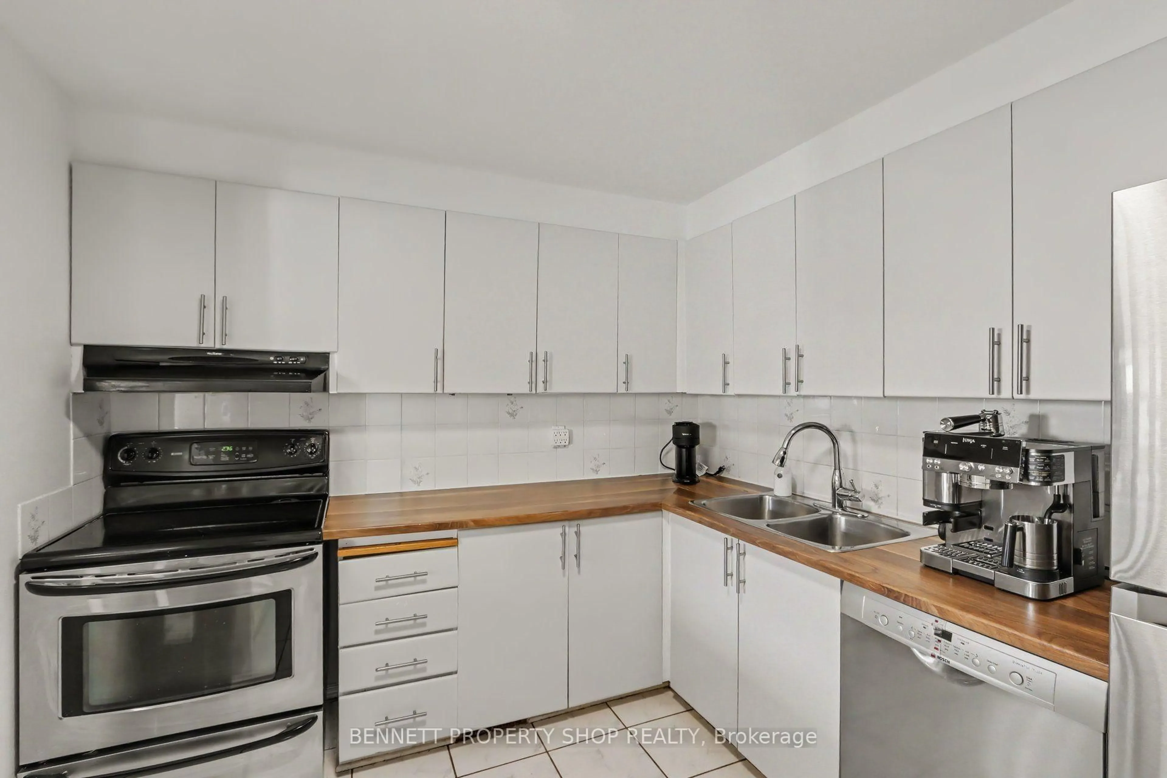 Standard kitchen, unknown for 2 Maple Ridge Cres #B, Ottawa Ontario K2J 3K8