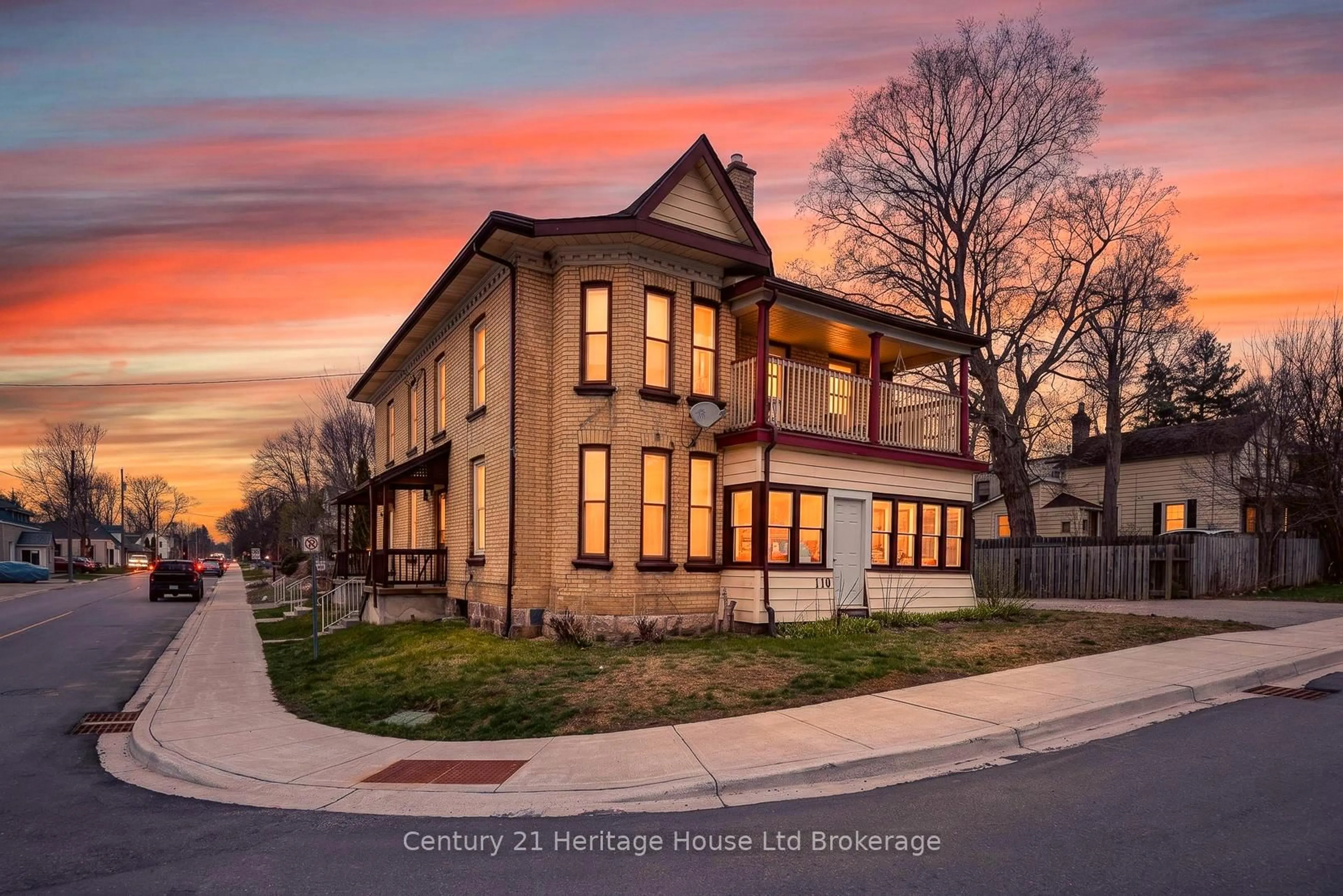 Home with brick exterior material, building for 119 Carroll St, Ingersoll Ontario N5C 1W3