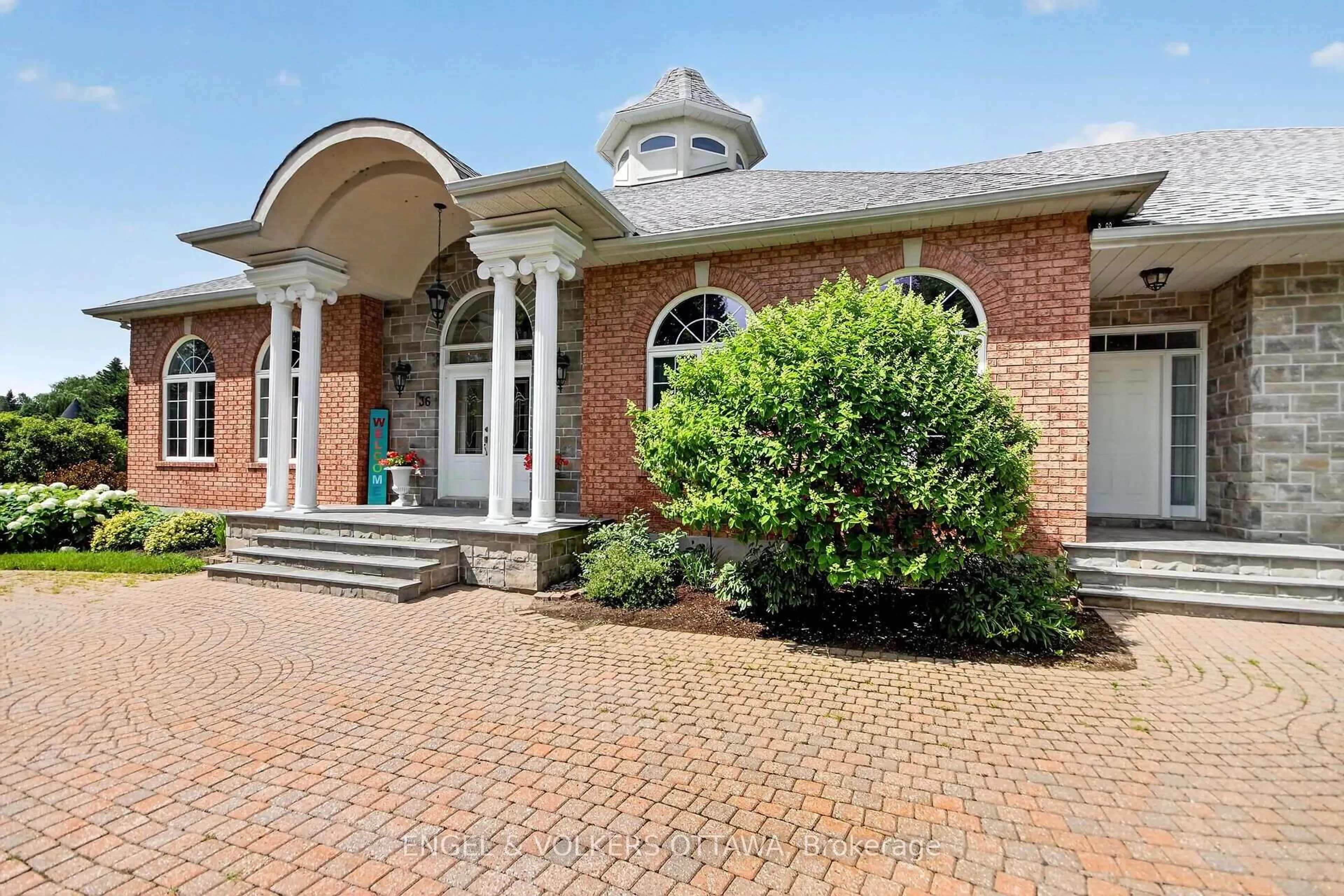 Home with brick exterior material, unknown for 36 Cedarhill Dr, Ottawa Ontario K2R 1C6