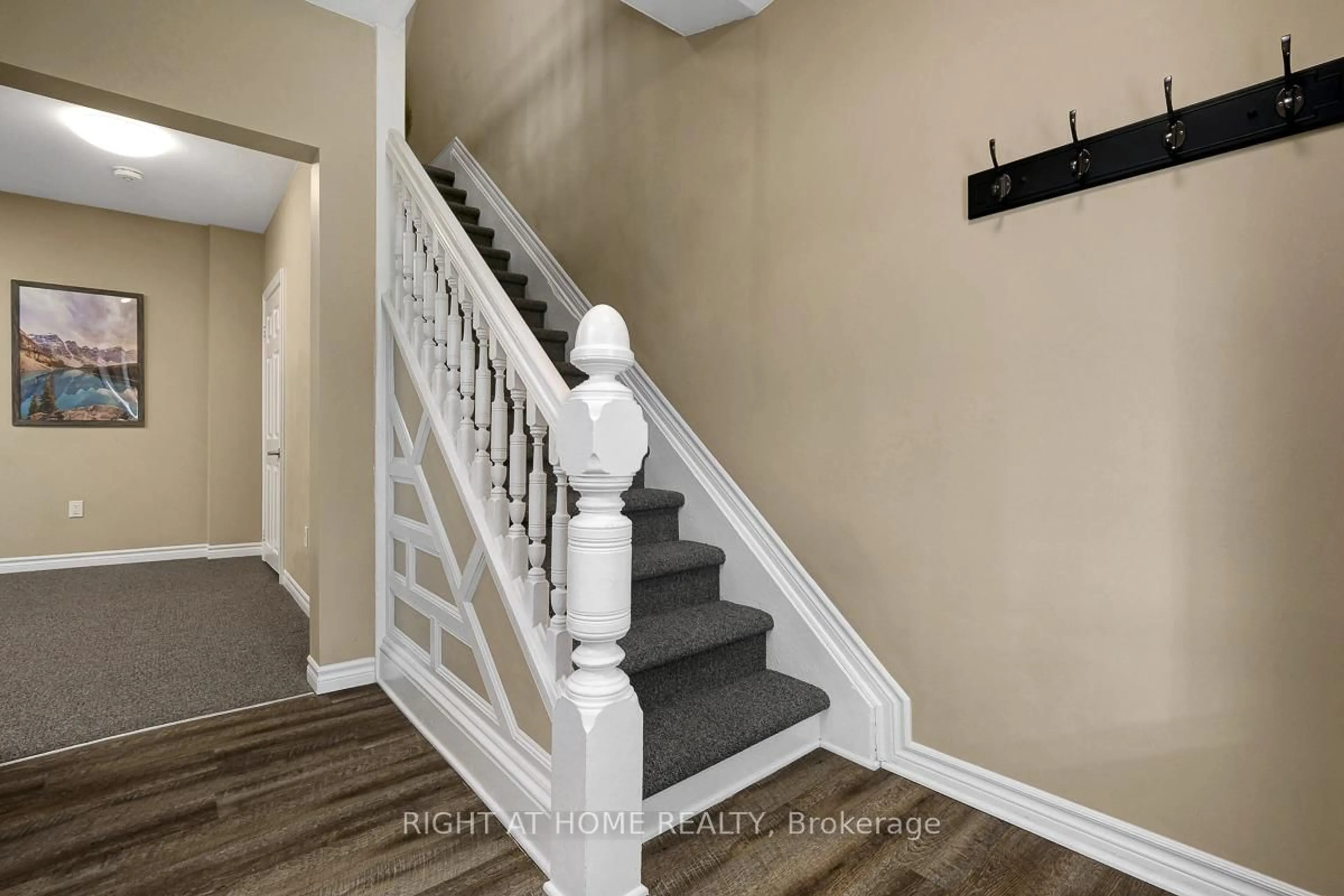 Indoor entryway for 3698 Carp Rd, Carp Ontario K0A 1L0