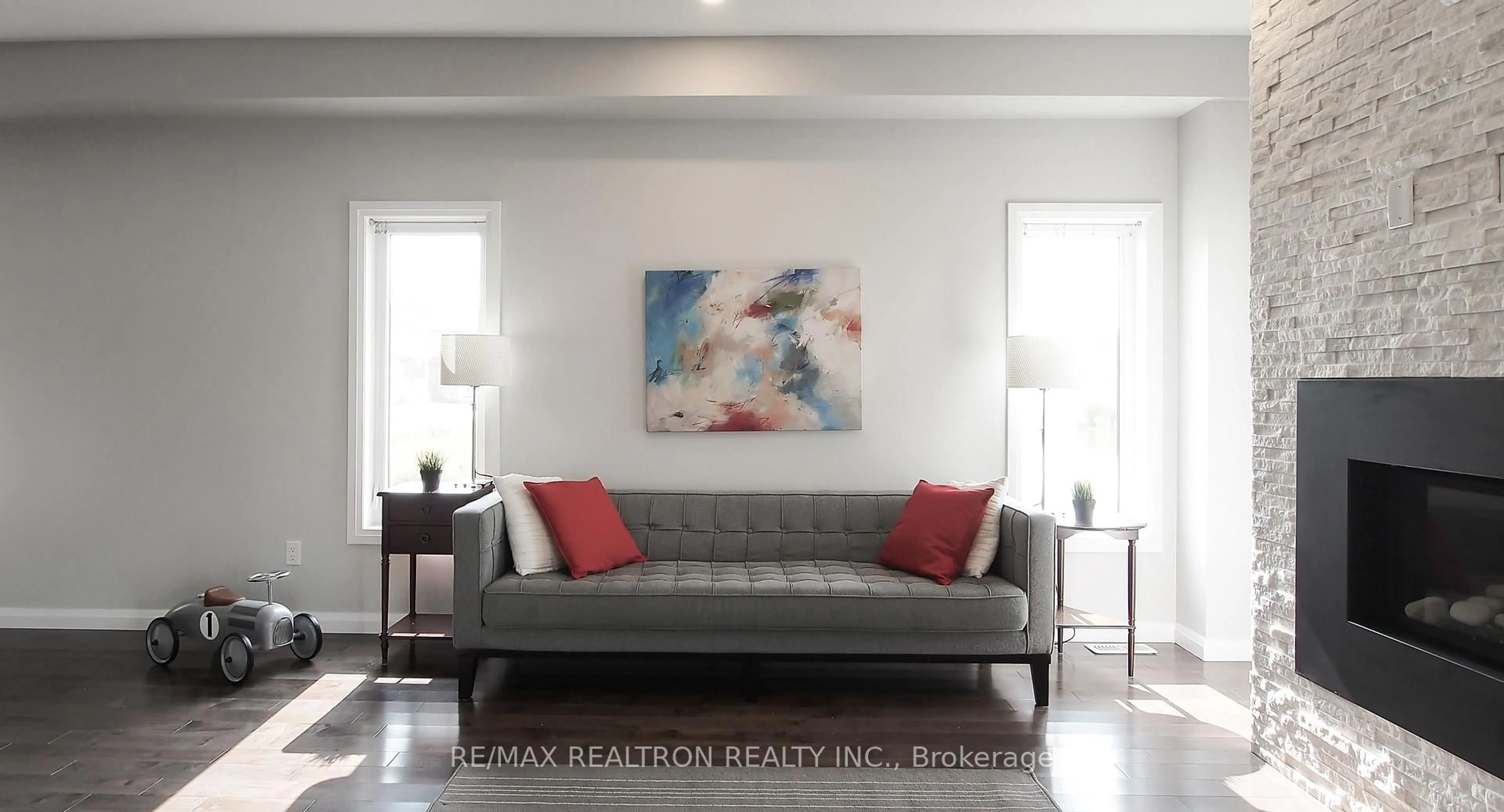 Living room with furniture, unknown for 537 Sundew Dr, Waterloo Ontario N2V 0B8