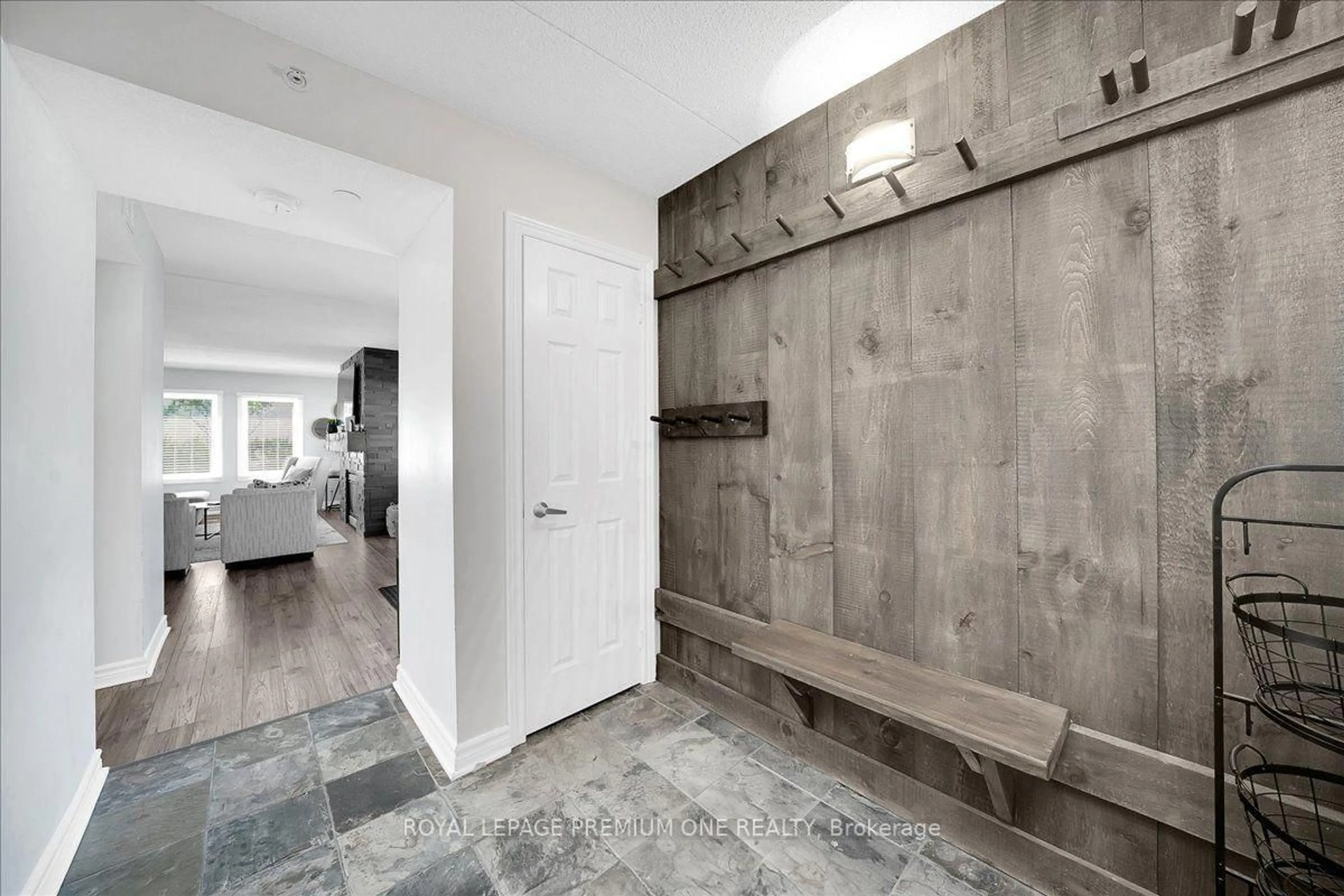 Indoor entryway for 169 Jozo Weider Blvd Blvd #118, Blue Mountains Ontario L9Y 0P7