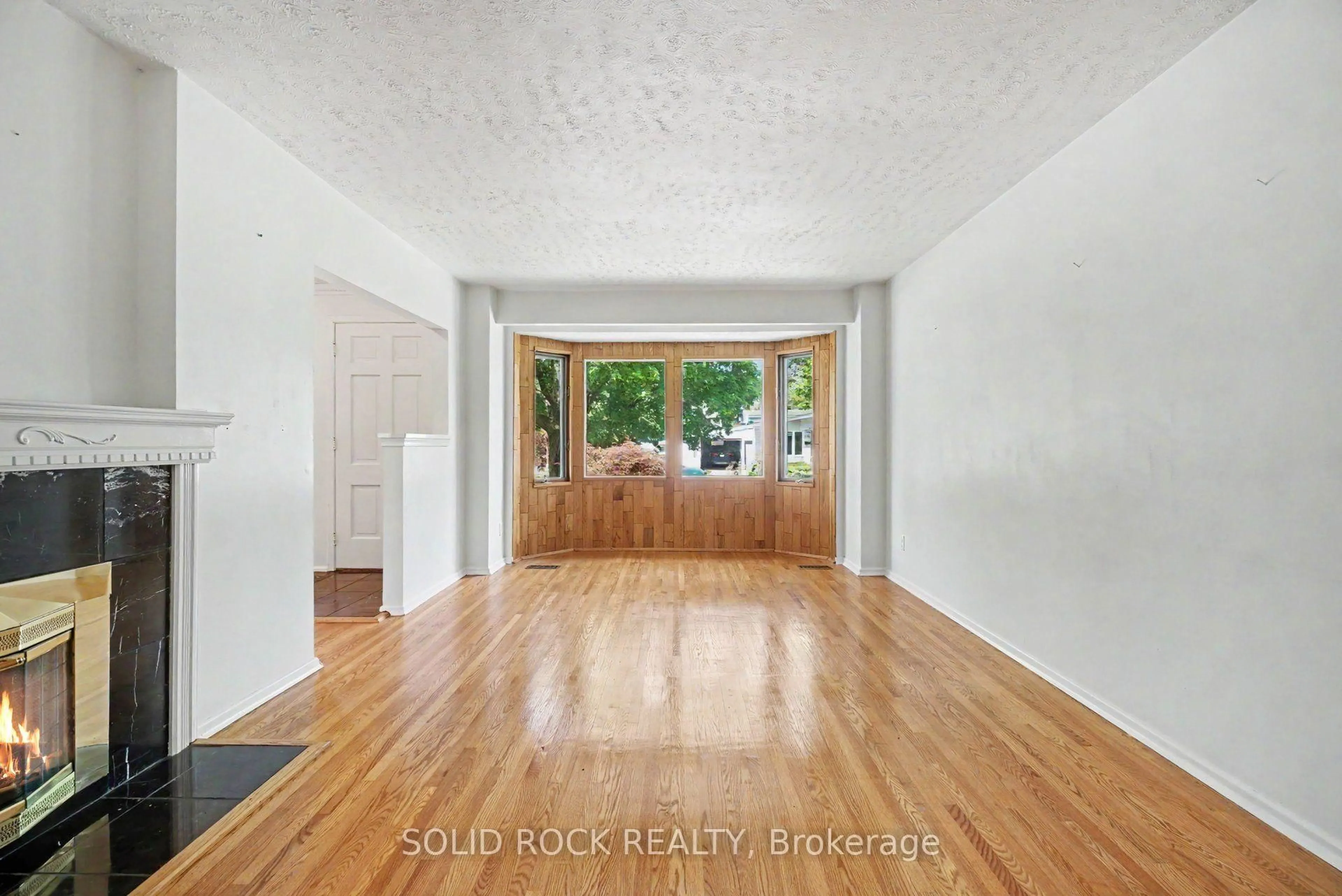 Unknown for 1838 Louisiana Ave, Ottawa Ontario K1H 6V1