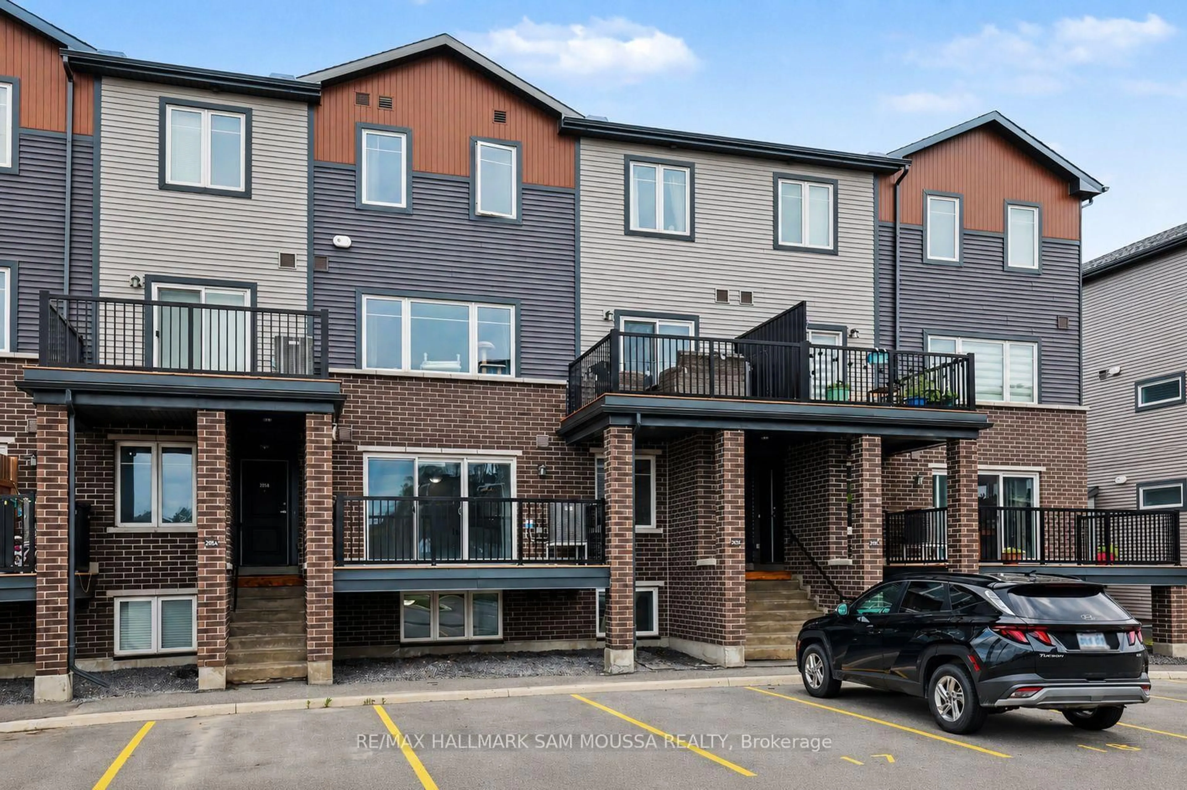 Unknown for 215 Eldorado Private #A, Ottawa Ontario K2K 0N9