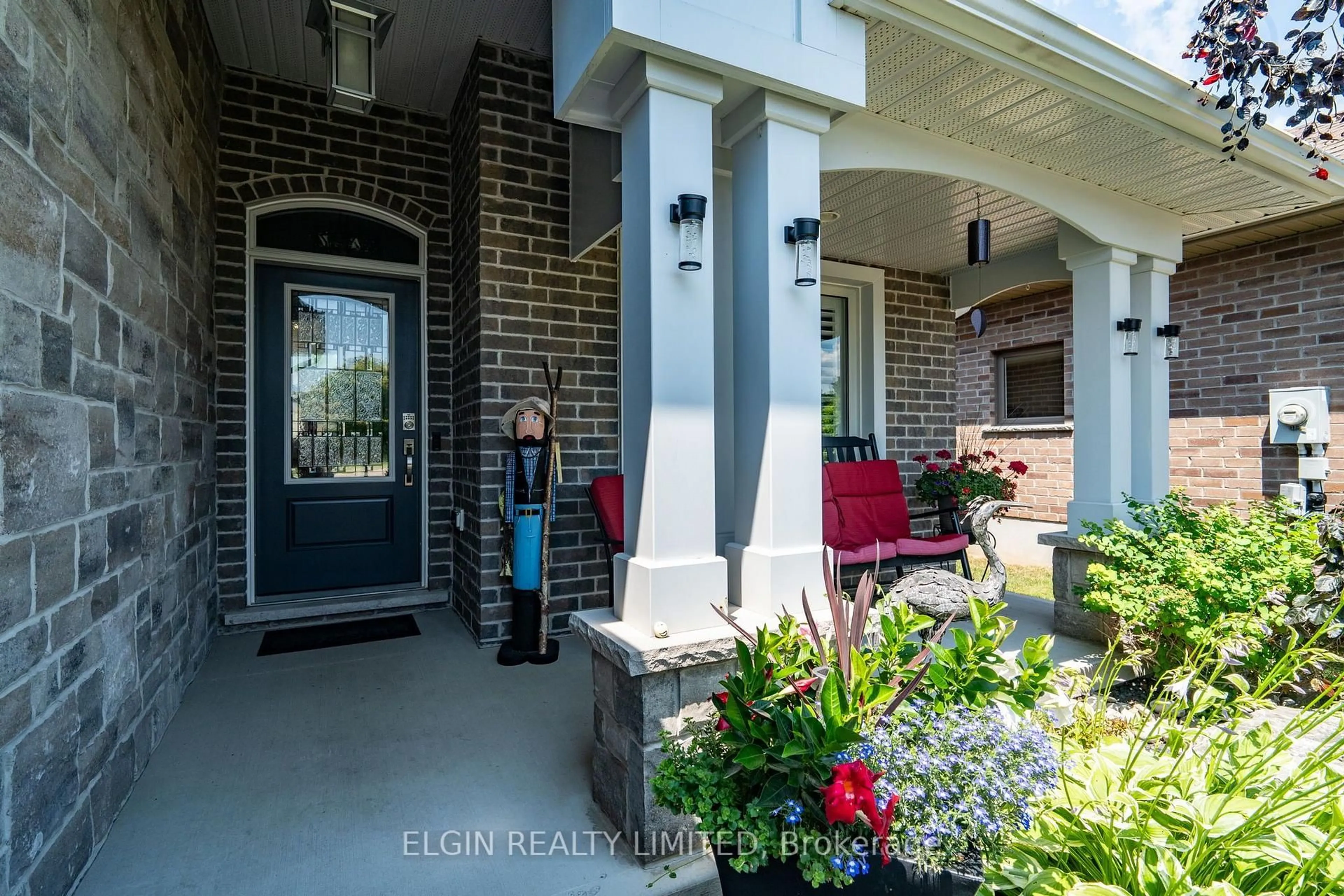 Unknown for 392 Larry St, Central Elgin Ontario N5L 0A6