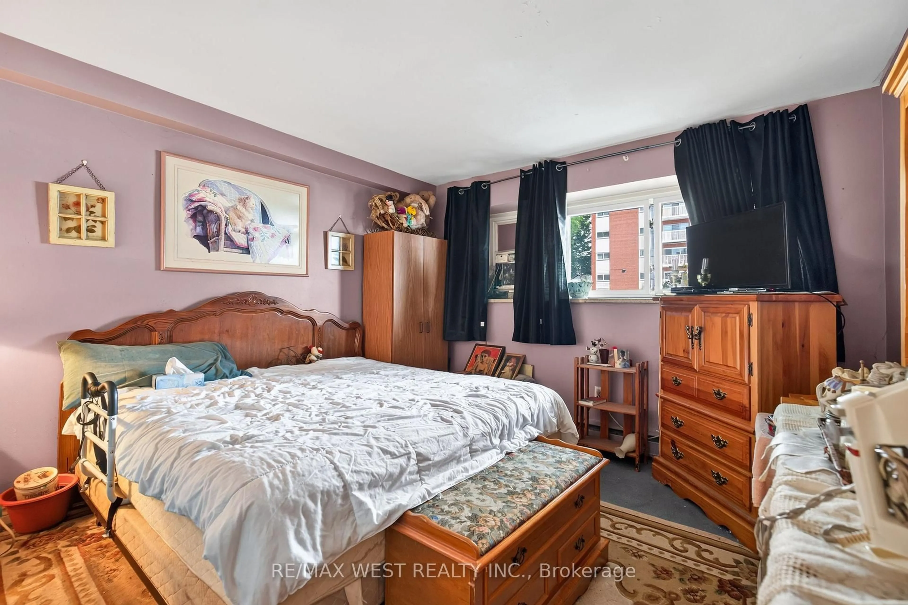 Bedroom with bed, unknown for 510 Queenston Rd #103, Hamilton Ontario L8K 1J3