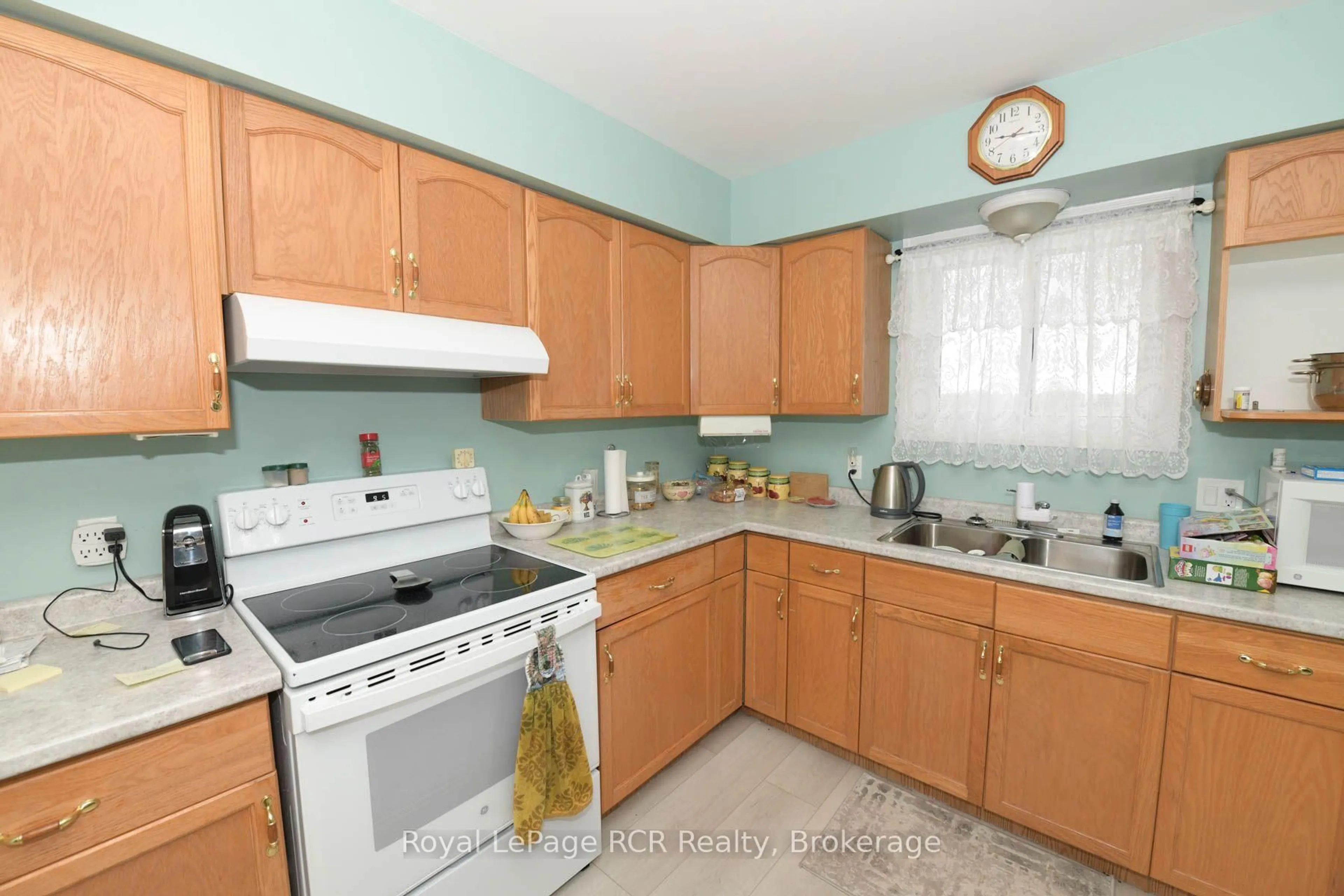 Standard kitchen, unknown for 497 BIRMINGHAM St #303, Wellington North Ontario N0G 2L1