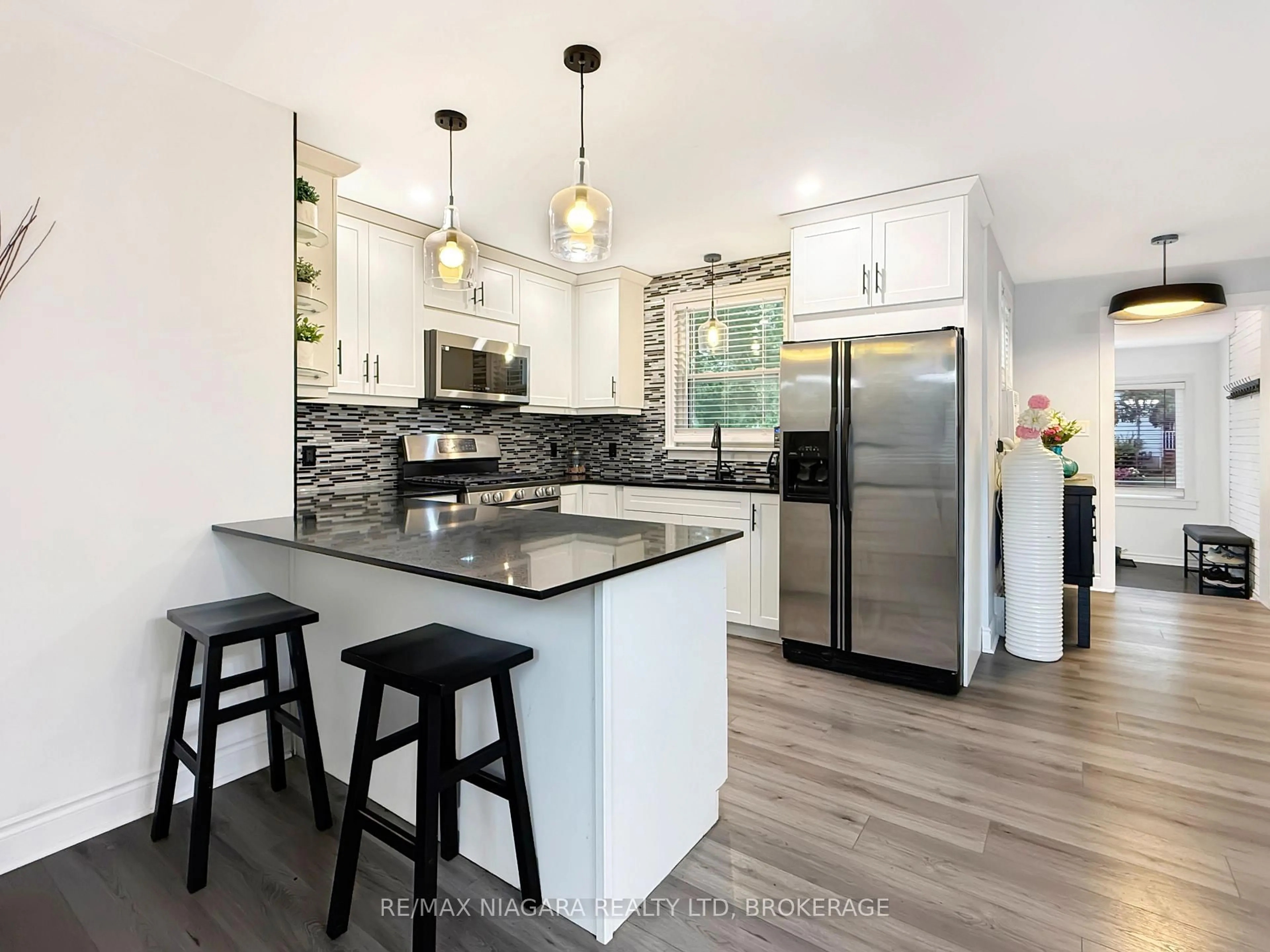 Open concept kitchen, unknown for 222 Ridgeway Rd, Fort Erie Ontario L0S 1B0