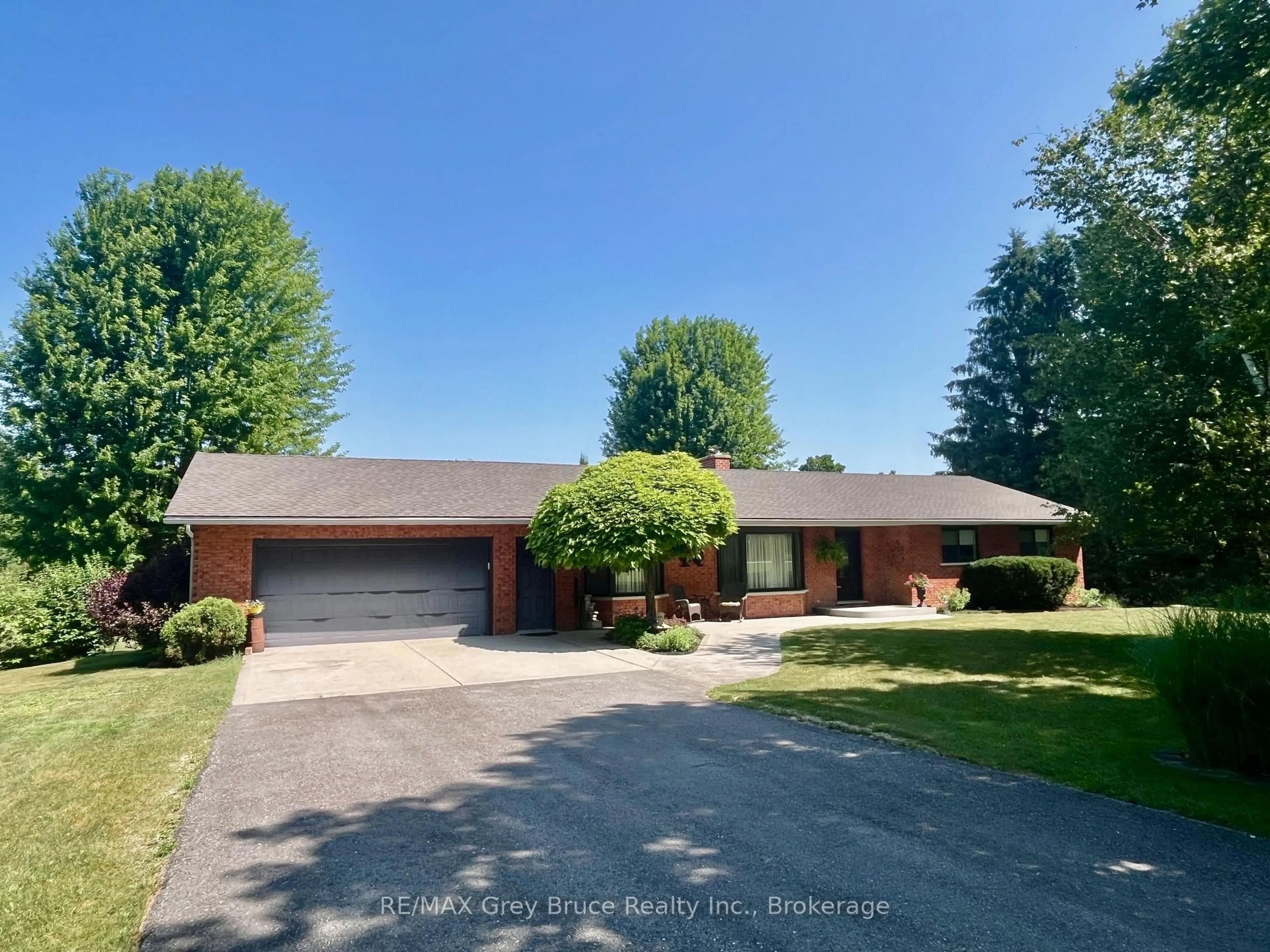 A pic from outside/outdoor area/front of a property/back of a property/a pic from drone, street for 023037 Holland-Sydenham Townline, Meaford Ontario N0H 1G0