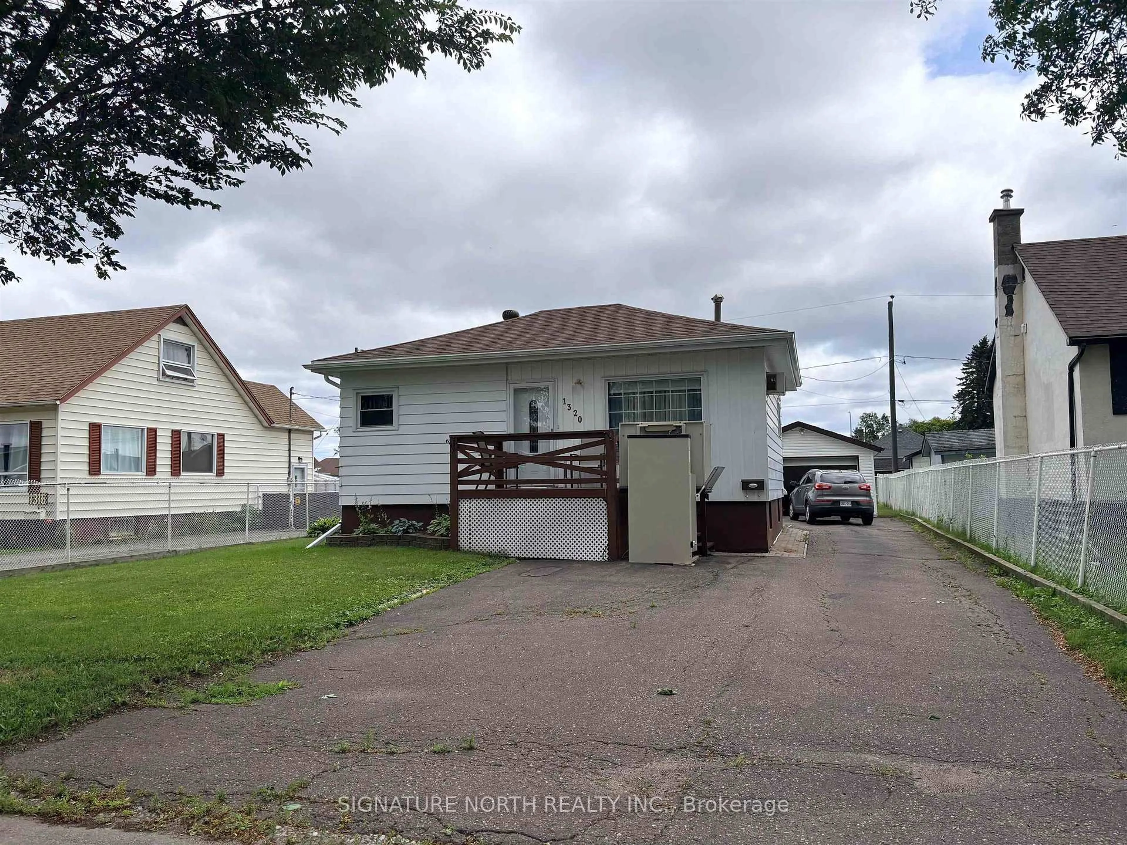 Unknown for 1320 Wallbridge Ave, Thunder Bay Ontario P7E 3K8