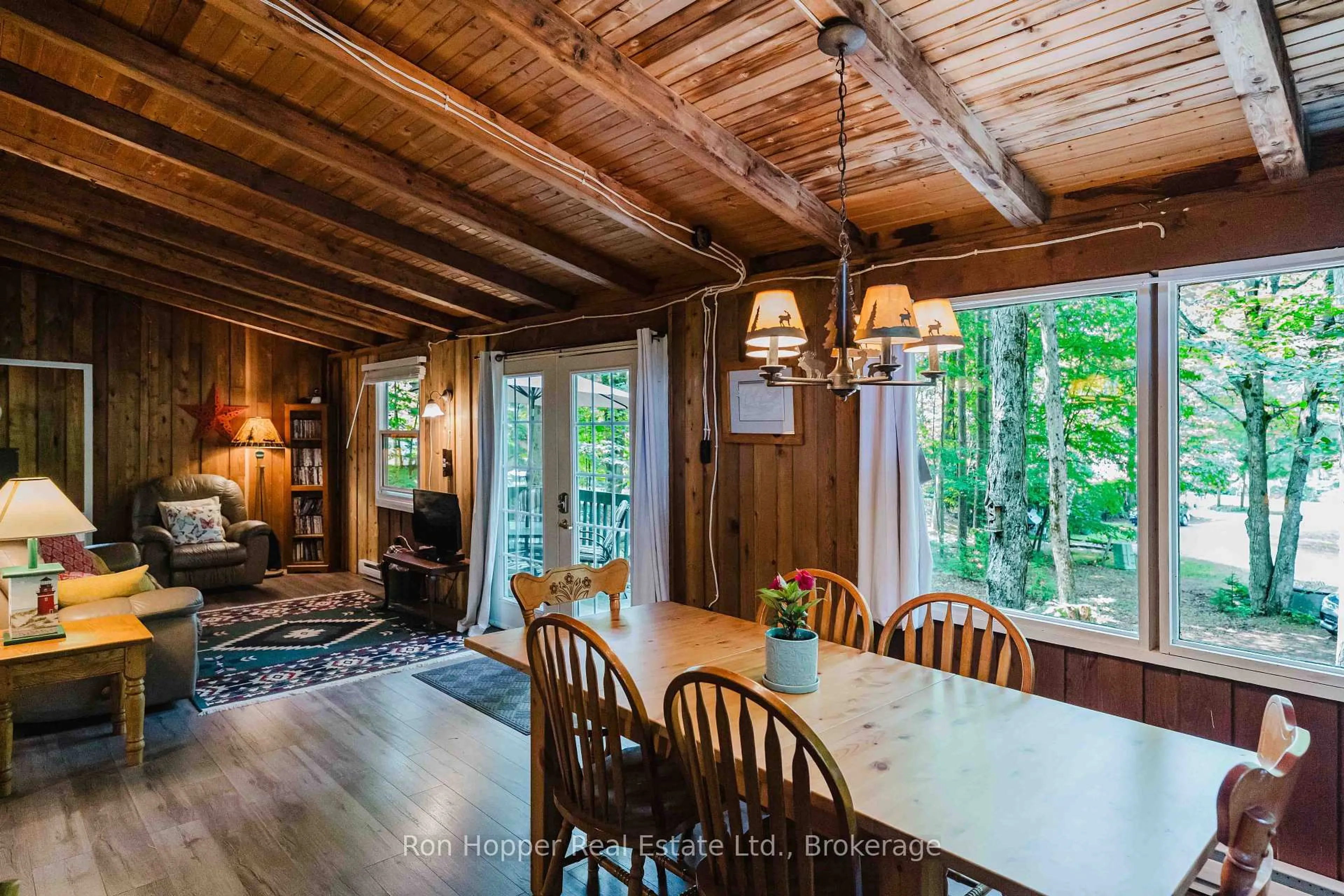 Dining room, wood/laminate floor for 15 Burton Cres, South Bruce Peninsula Ontario N0H 2G0