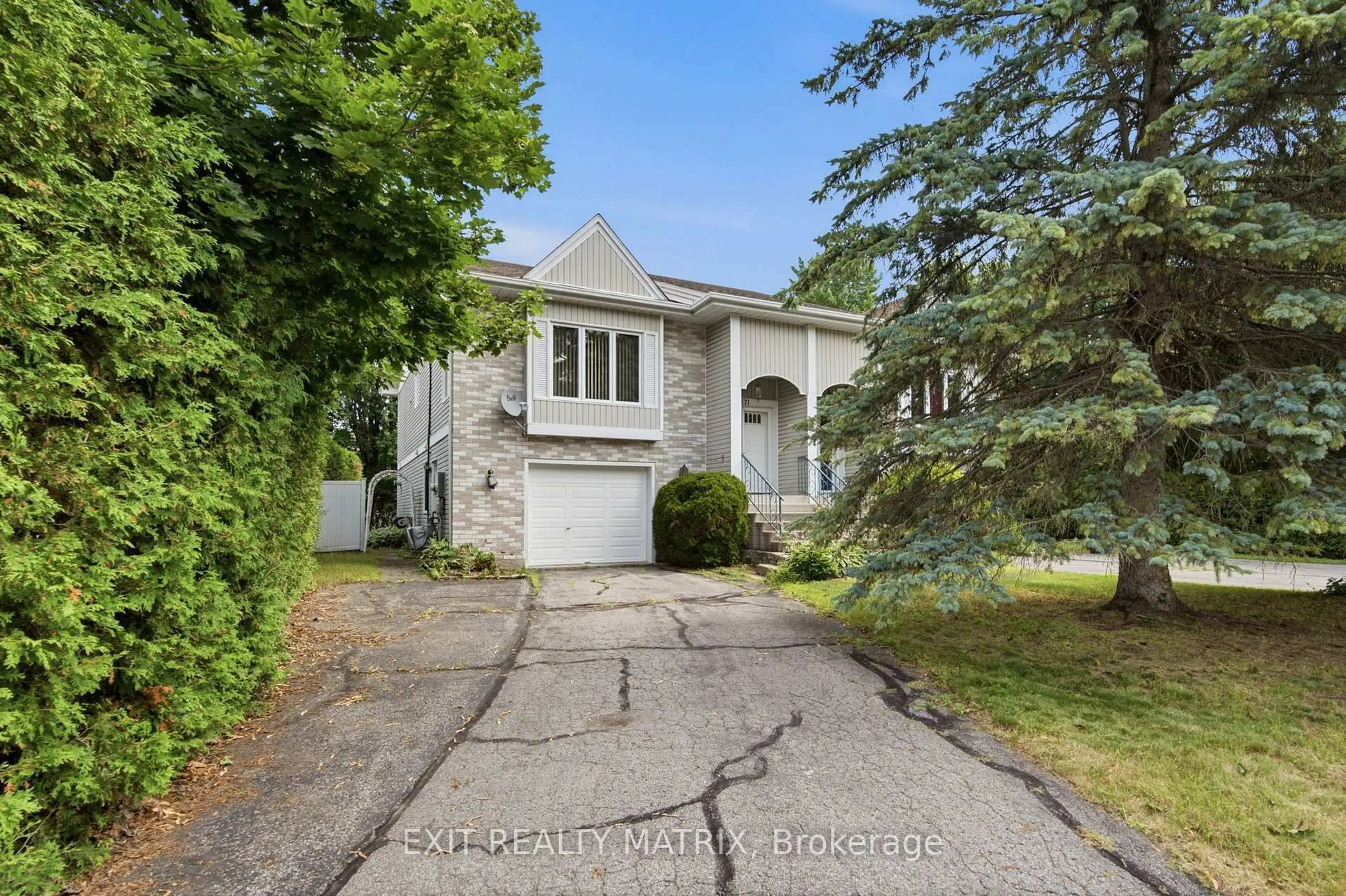 Unknown for 671 Berthiaume St, Hawkesbury Ontario K6A 3M1