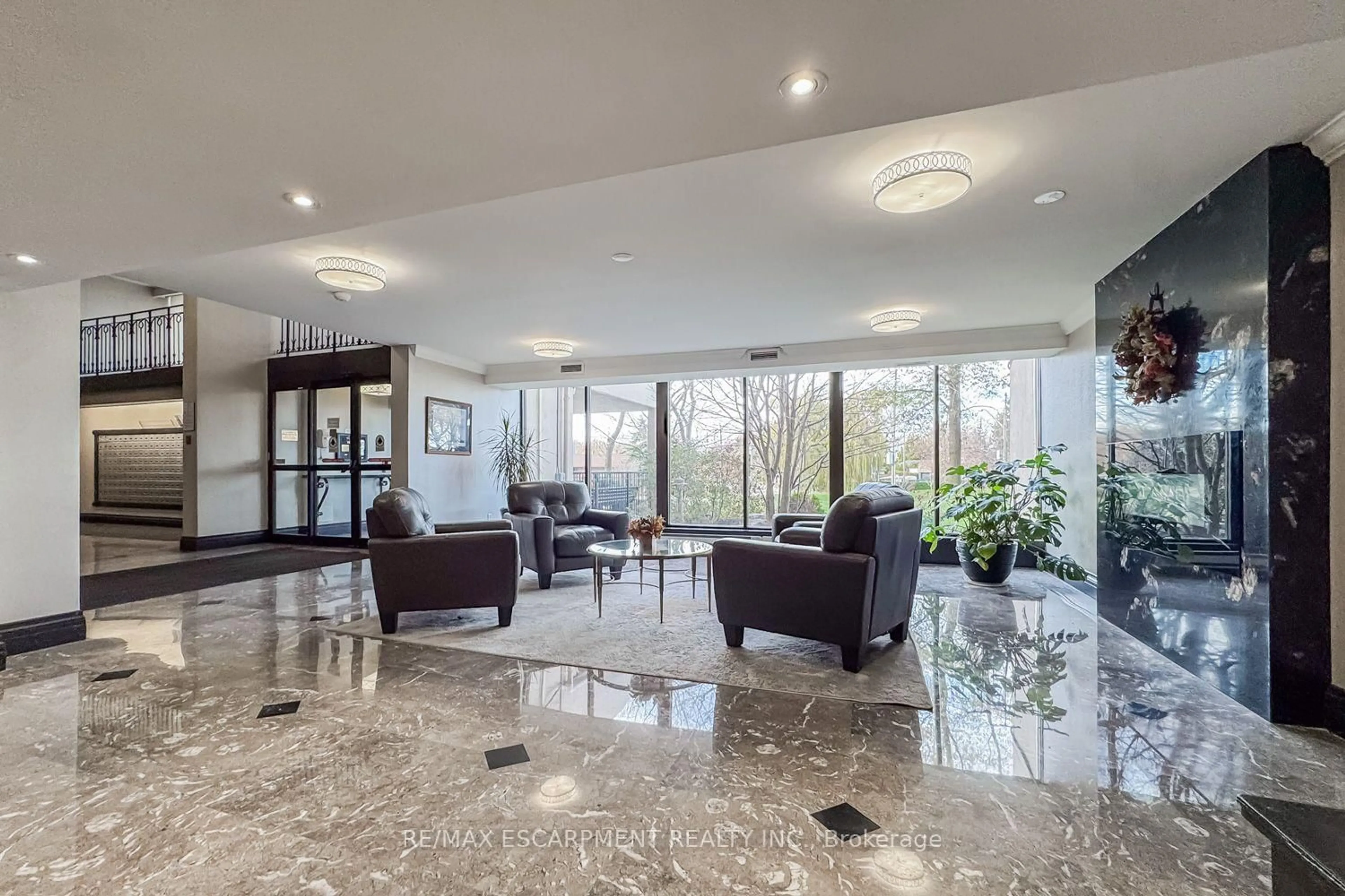 Lobby for 500 Green Rd #310, Hamilton Ontario L8E 3M6