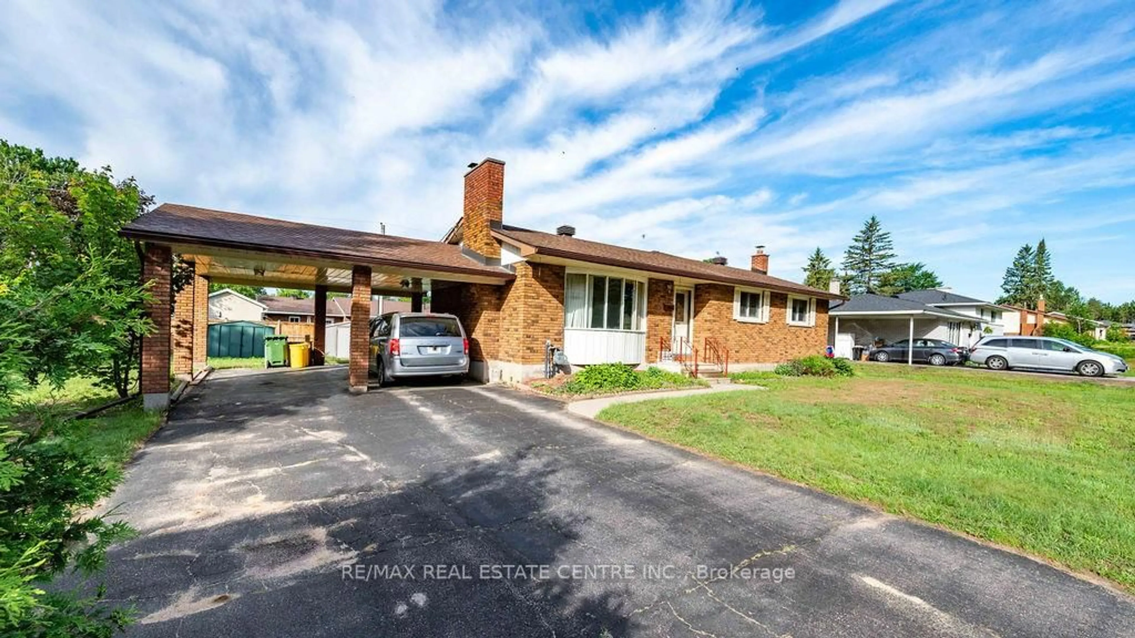 Home with brick exterior material, street for 633 Birch St, Petawawa Ontario K8A 7K7