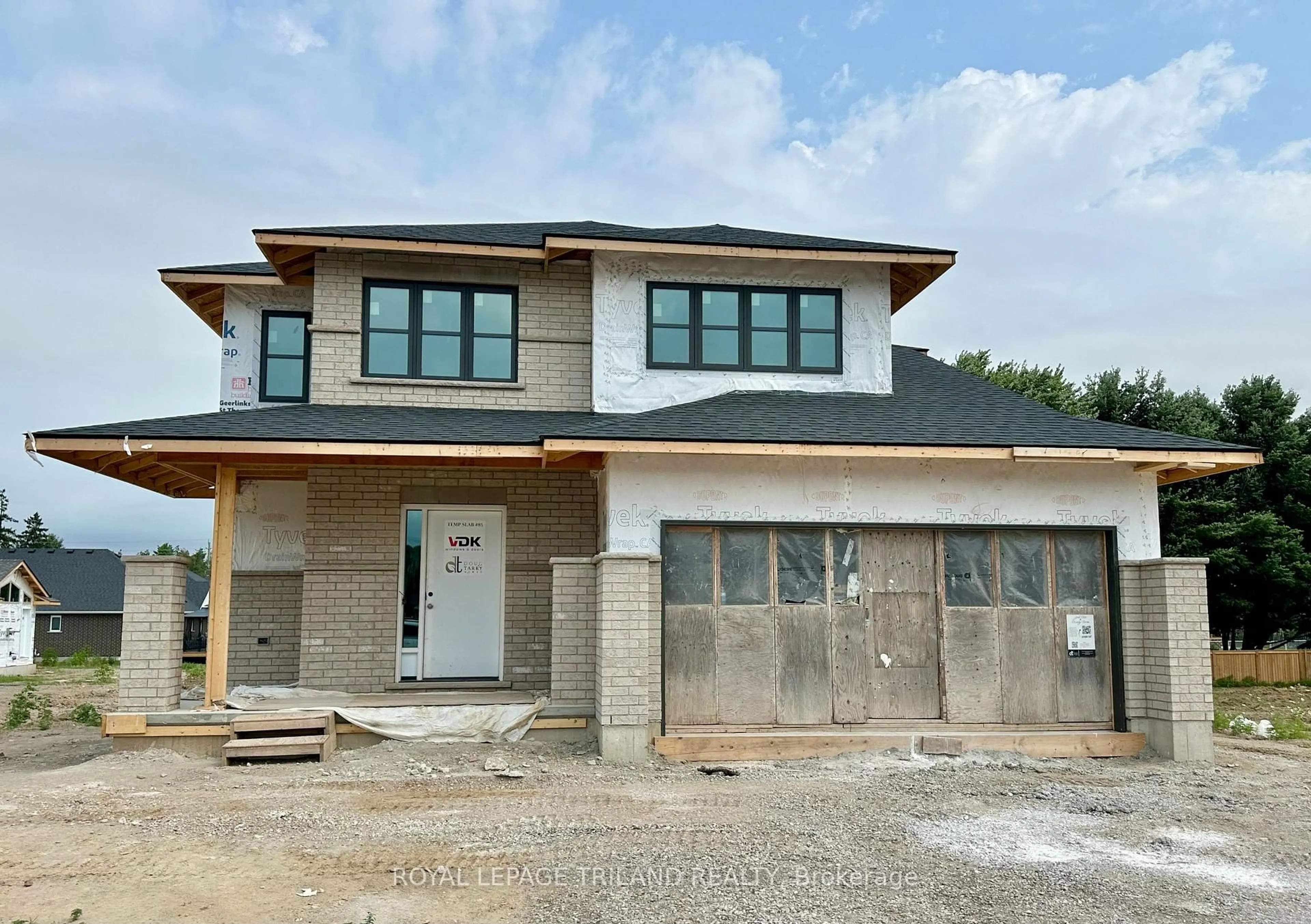 Home with brick exterior material, building for 18 HAWKS Gate, Central Elgin Ontario N5R 0R2
