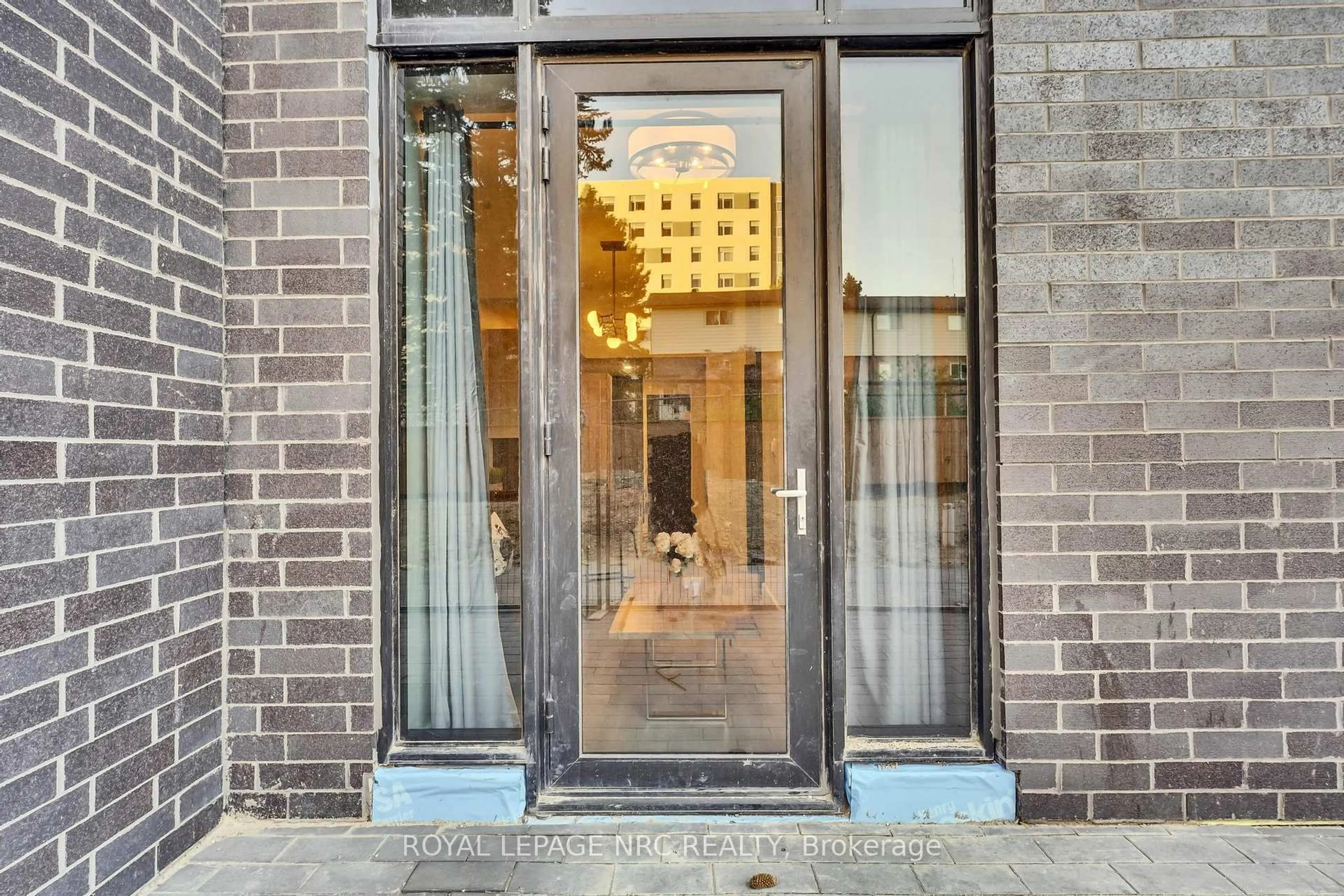Indoor foyer for 145 Columbia St #133, Waterloo Ontario N2L 0K7