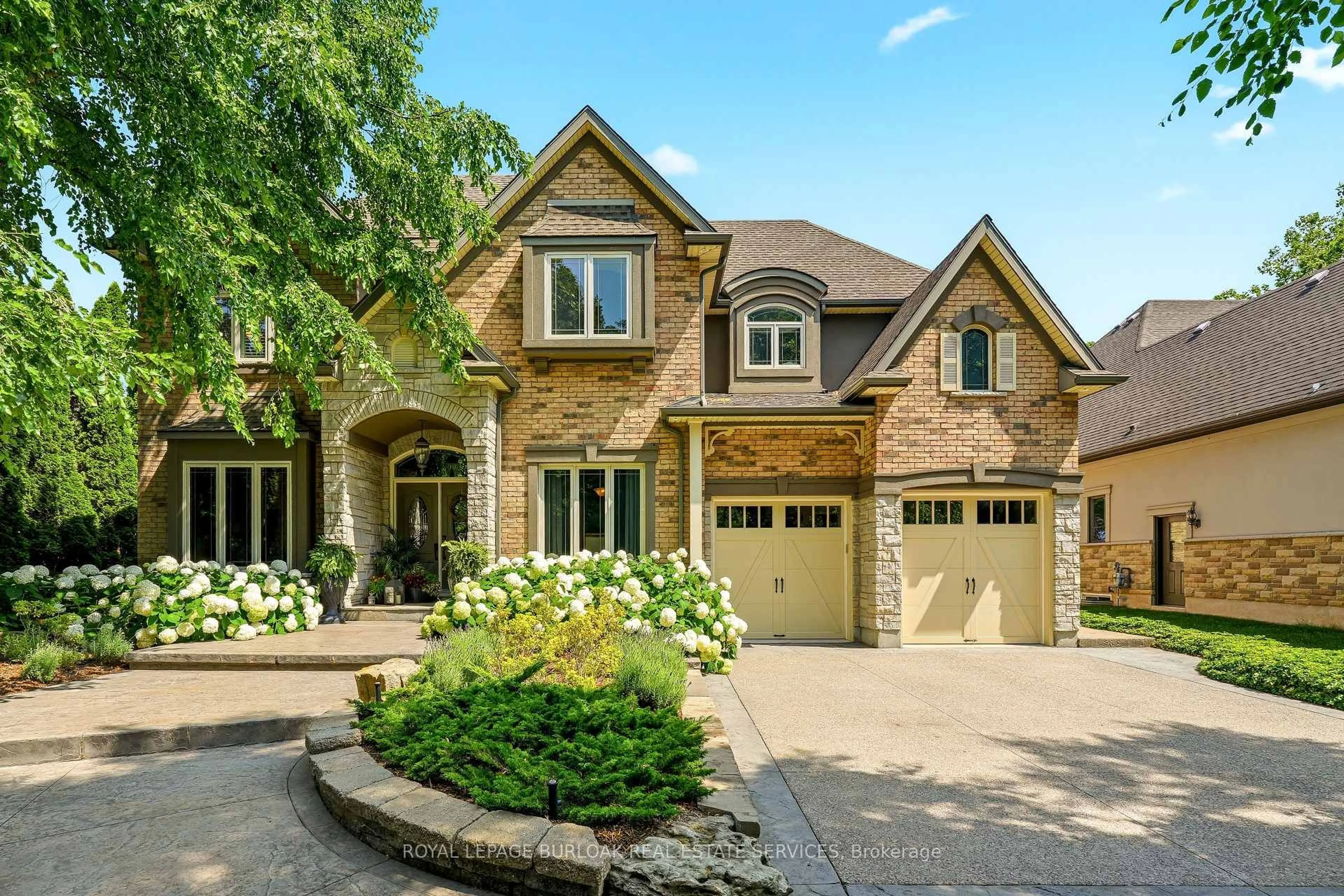 Home with brick exterior material, street for 143 Lake St #5, Grimsby Ontario L3M 4M6