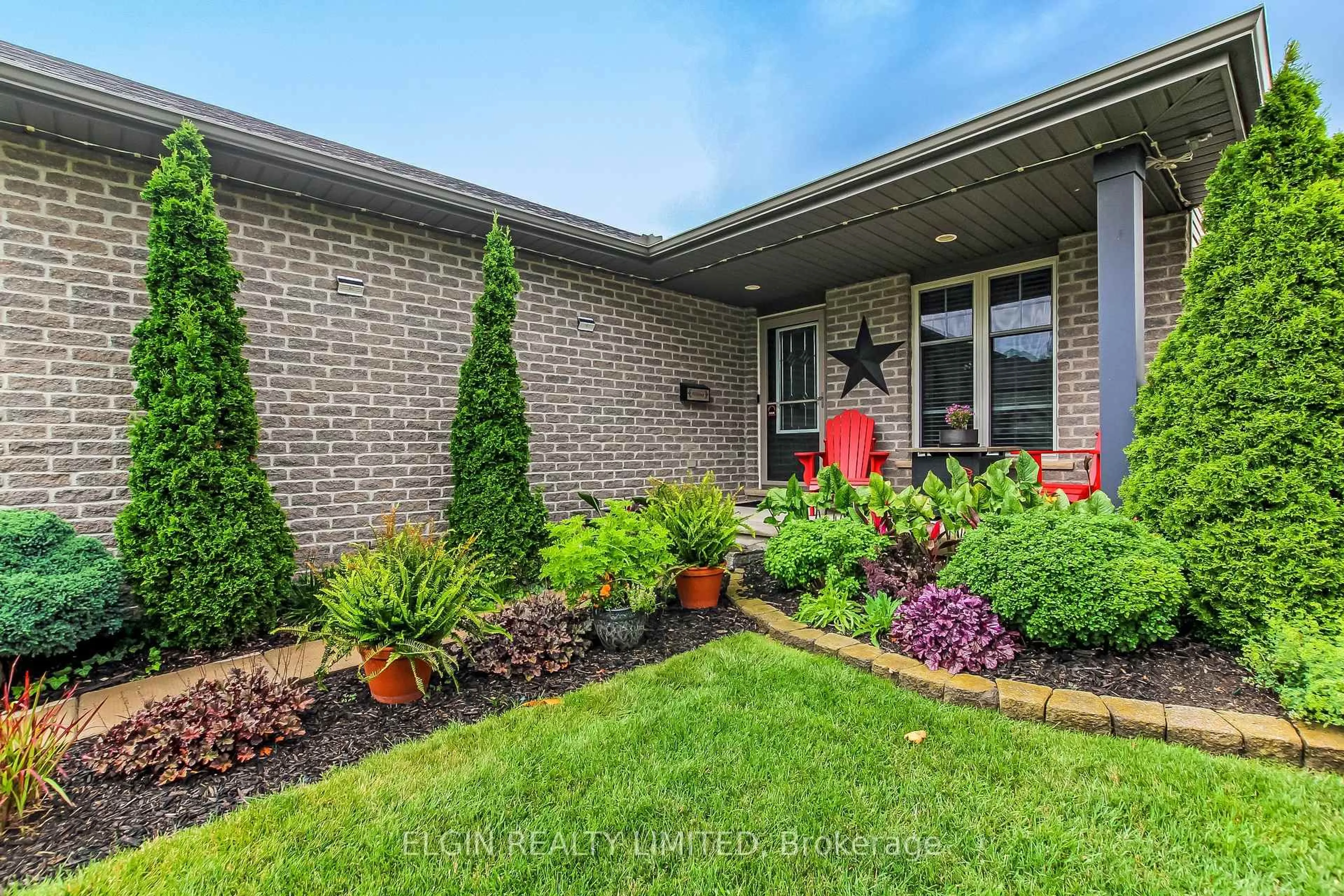 Home with brick exterior material, street for 5 Hawthorn Crt, St. Thomas Ontario N5P 0A1