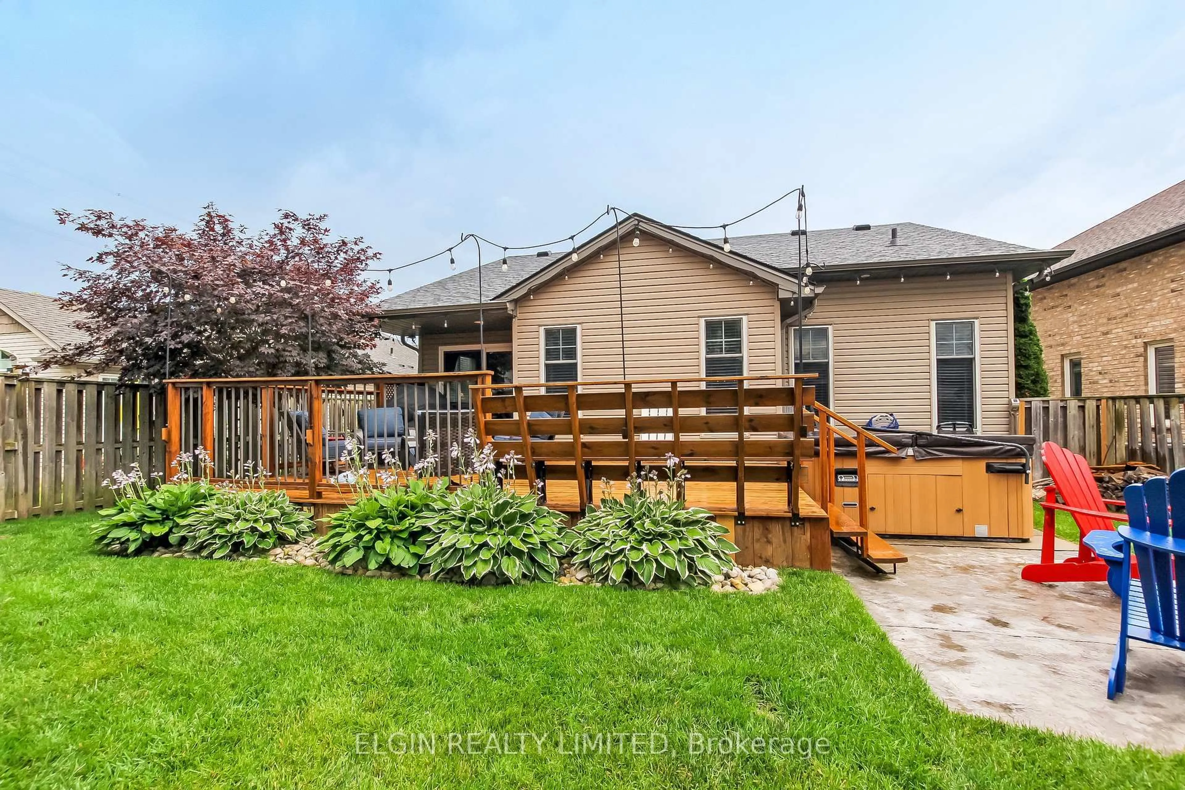 Patio, unknown for 5 Hawthorn Crt, St. Thomas Ontario N5P 0A1