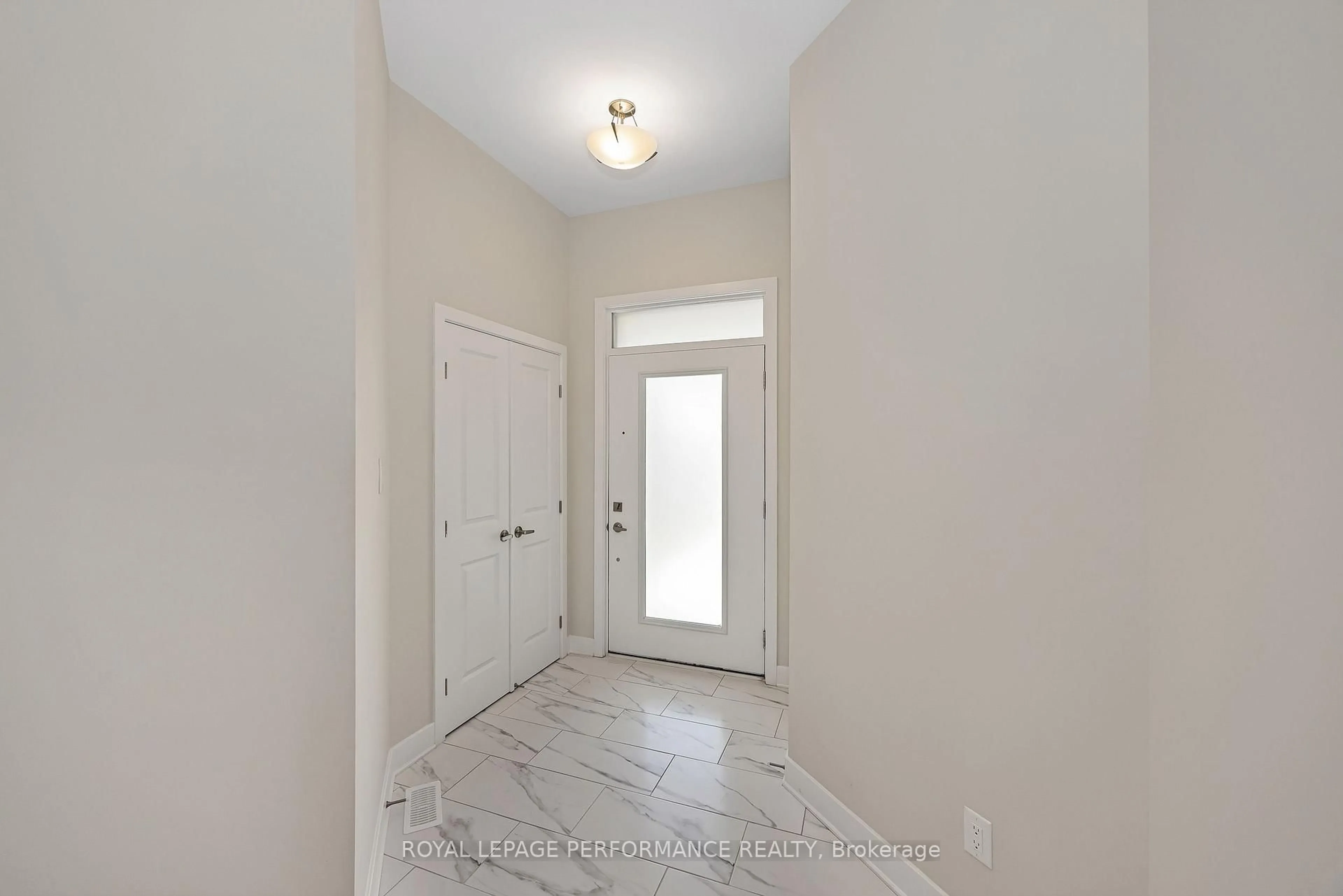 Indoor entryway for 414 Longworth Ave, Ottawa Ontario K1T 0T7