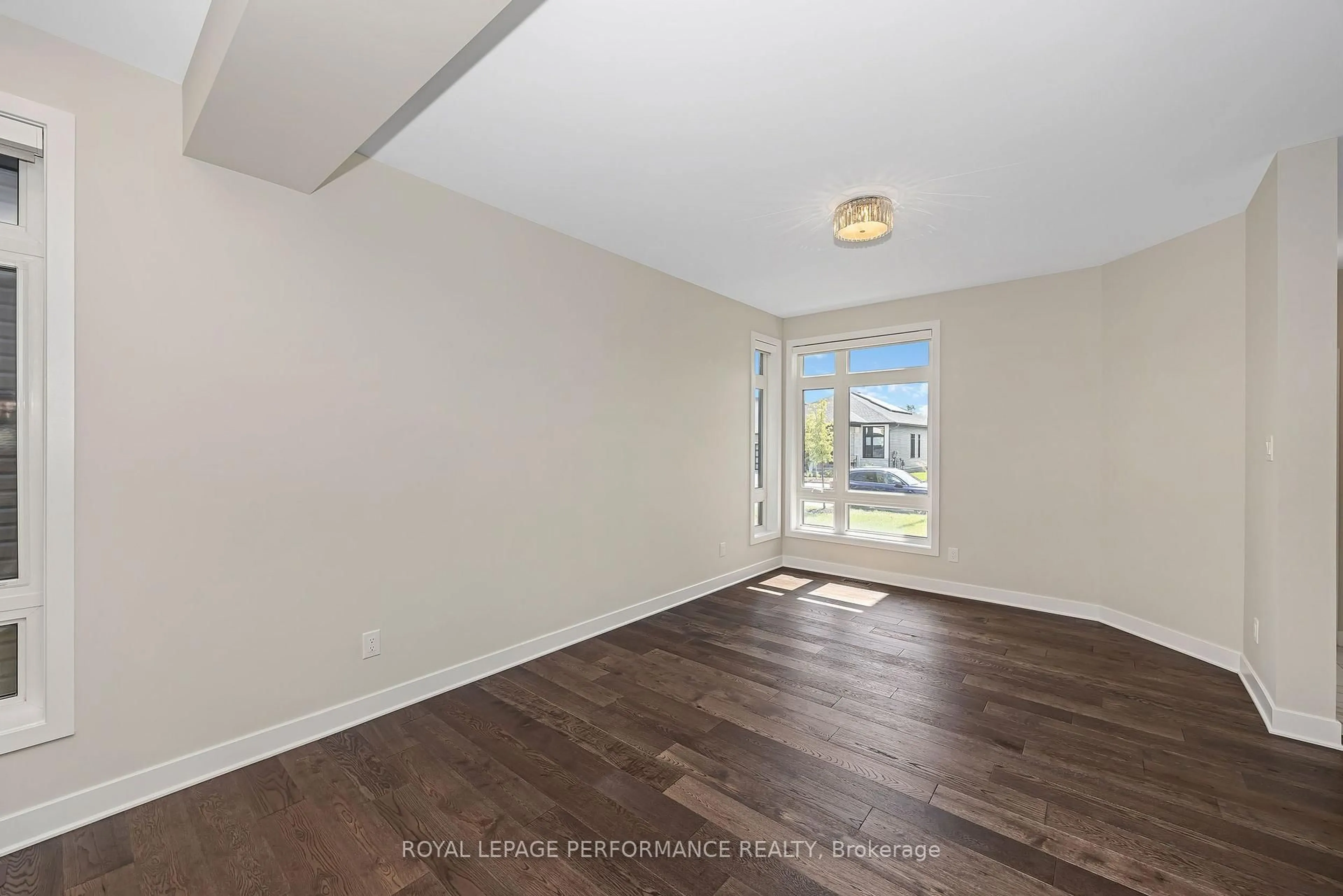 A pic of a room for 414 Longworth Ave, Ottawa Ontario K1T 0T7