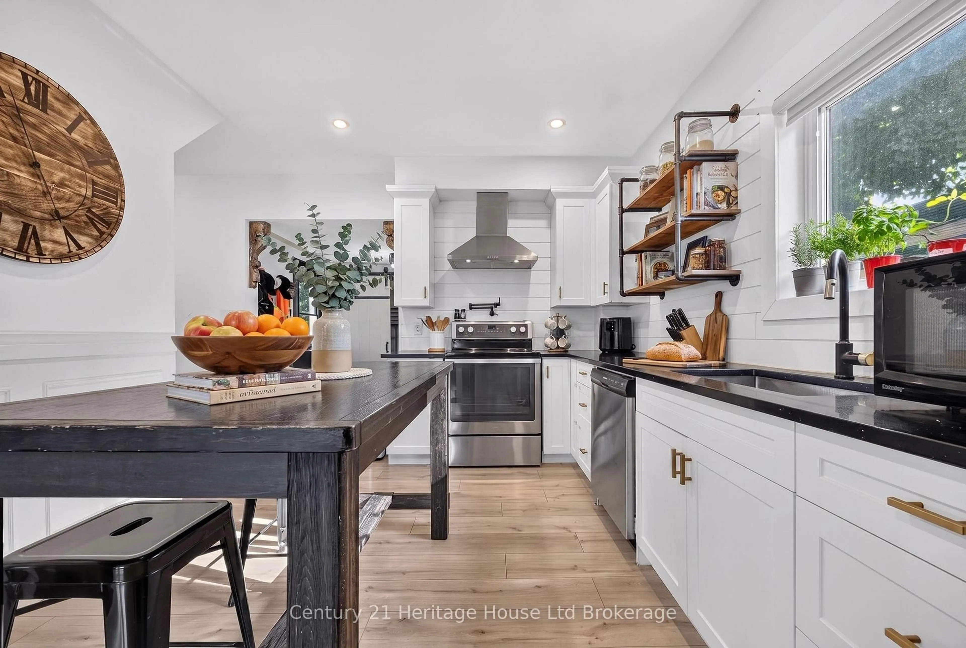 Contemporary kitchen, ceramic/tile floor for 10 Pearl St, Tillsonburg Ontario N4G 1L3