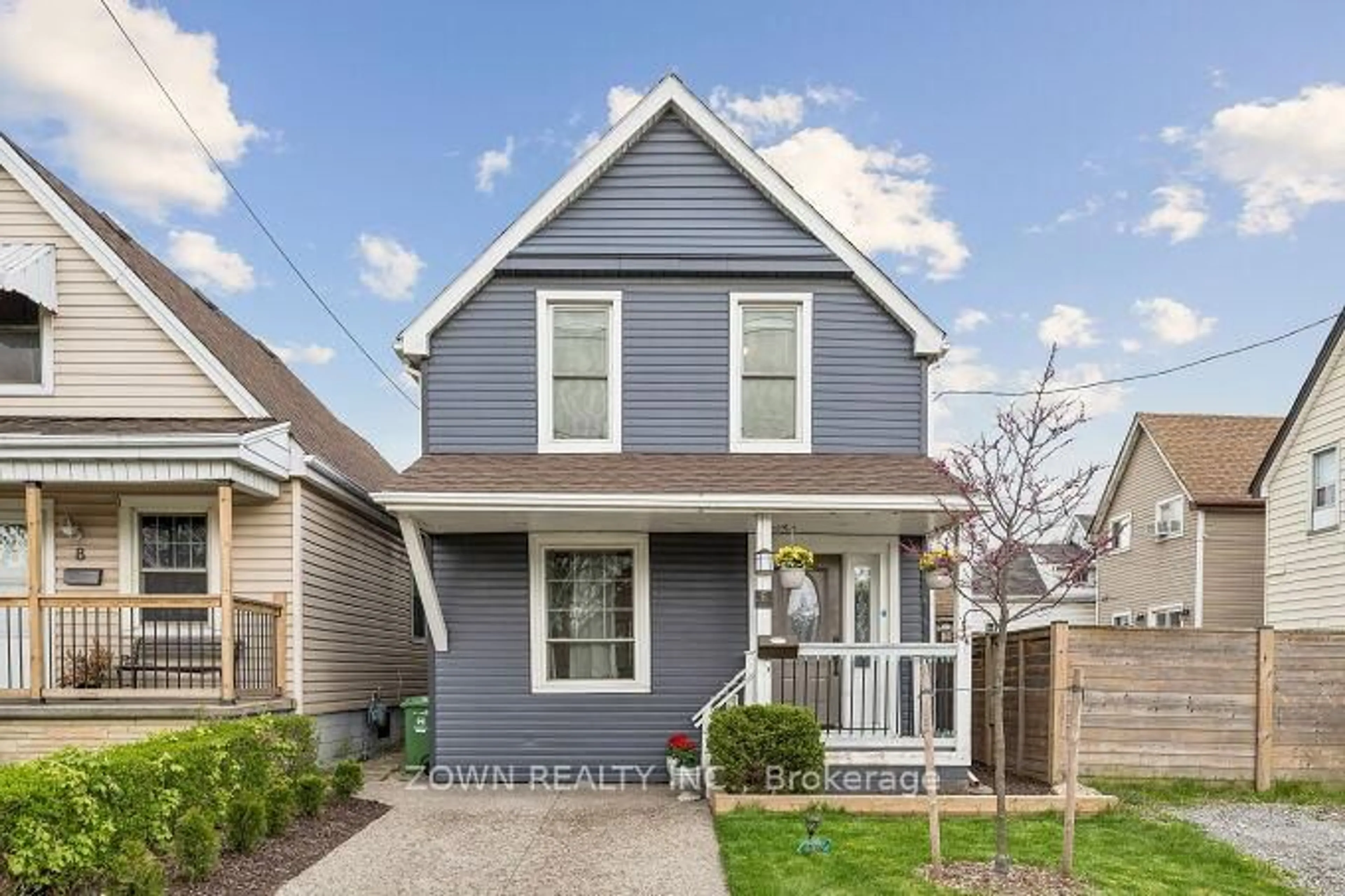 Home with vinyl exterior material, street for 6 Albany Ave, Hamilton Ontario L8H 2H2