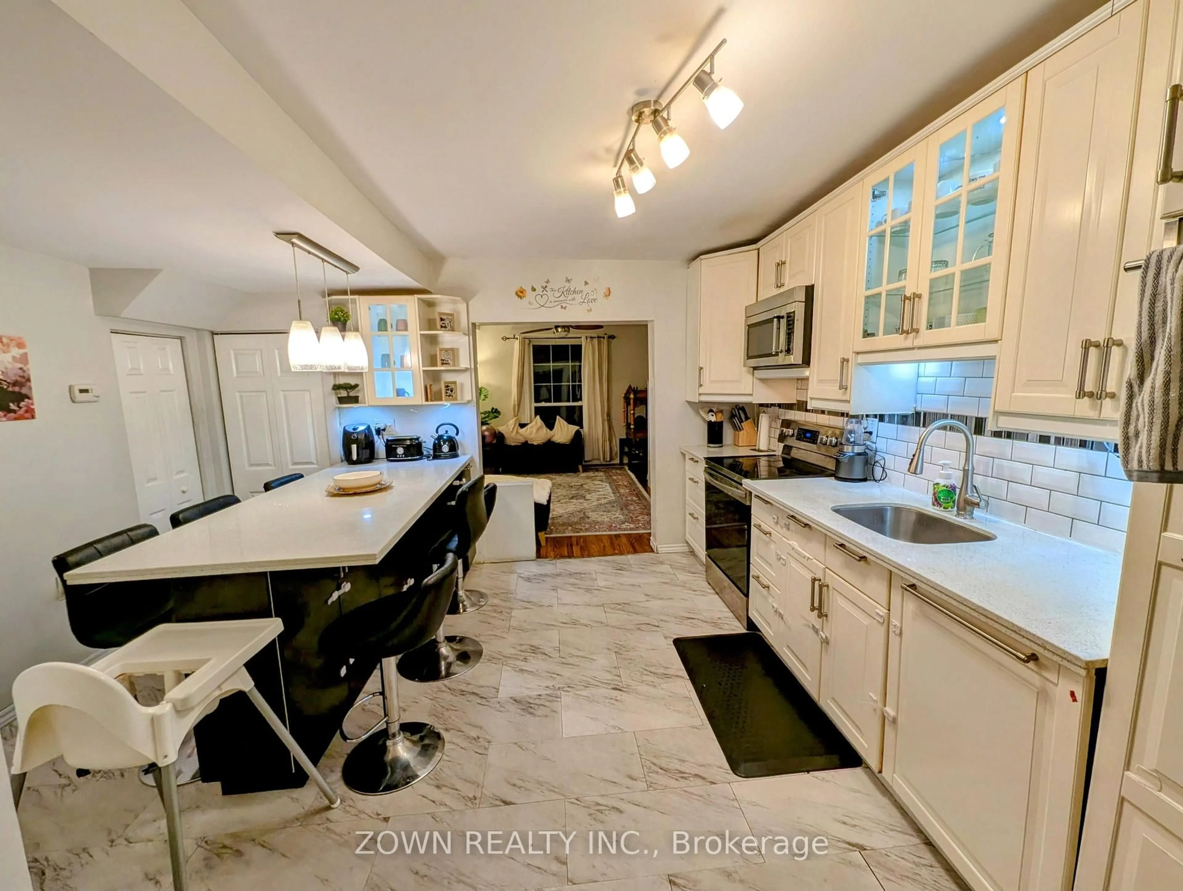 Open concept kitchen, ceramic/tile floor for 6 Albany Ave, Hamilton Ontario L8H 2H2