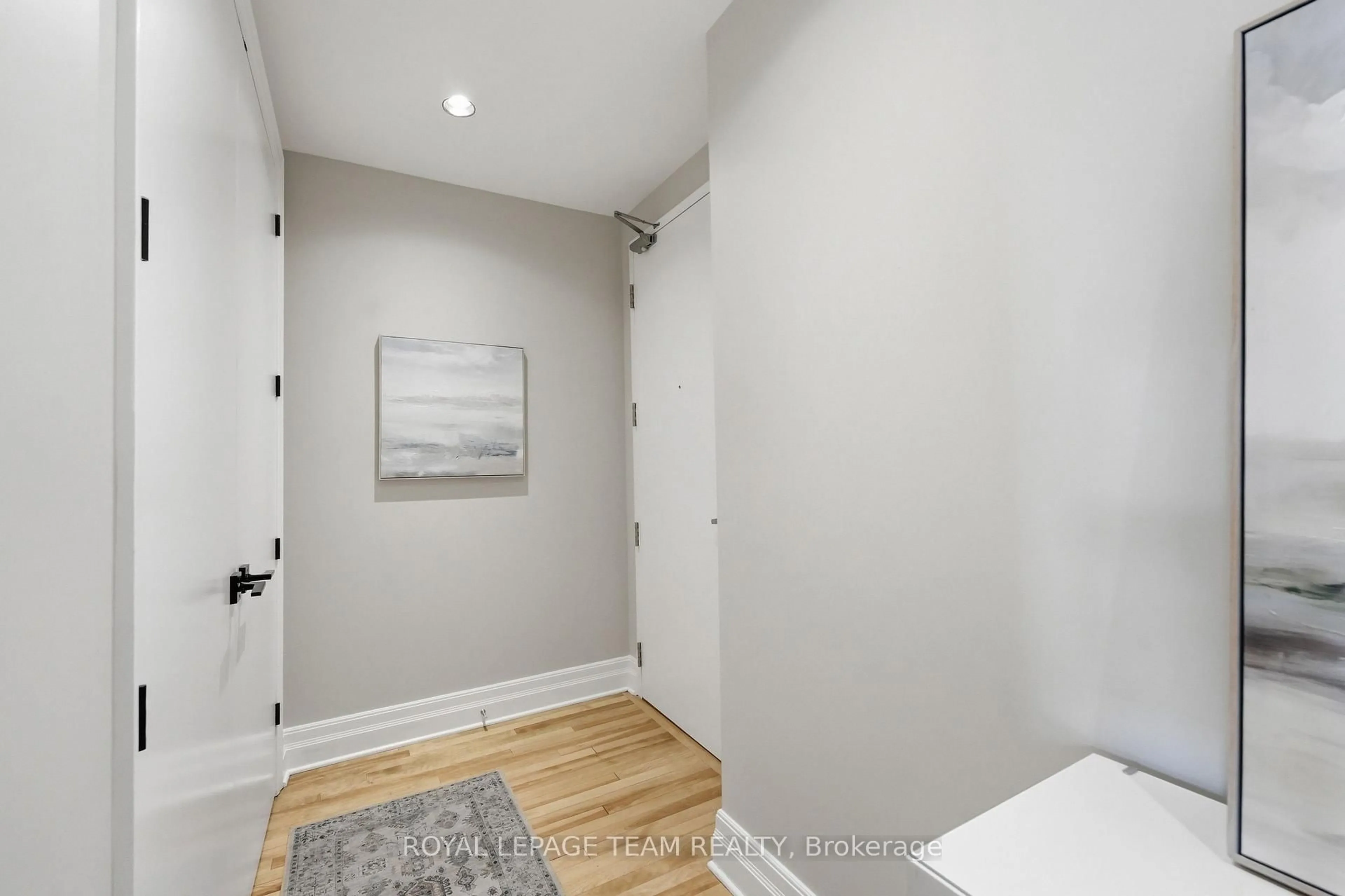 A pic of a room for 330 Loretta Ave #301, Ottawa Ontario K1S 4E8