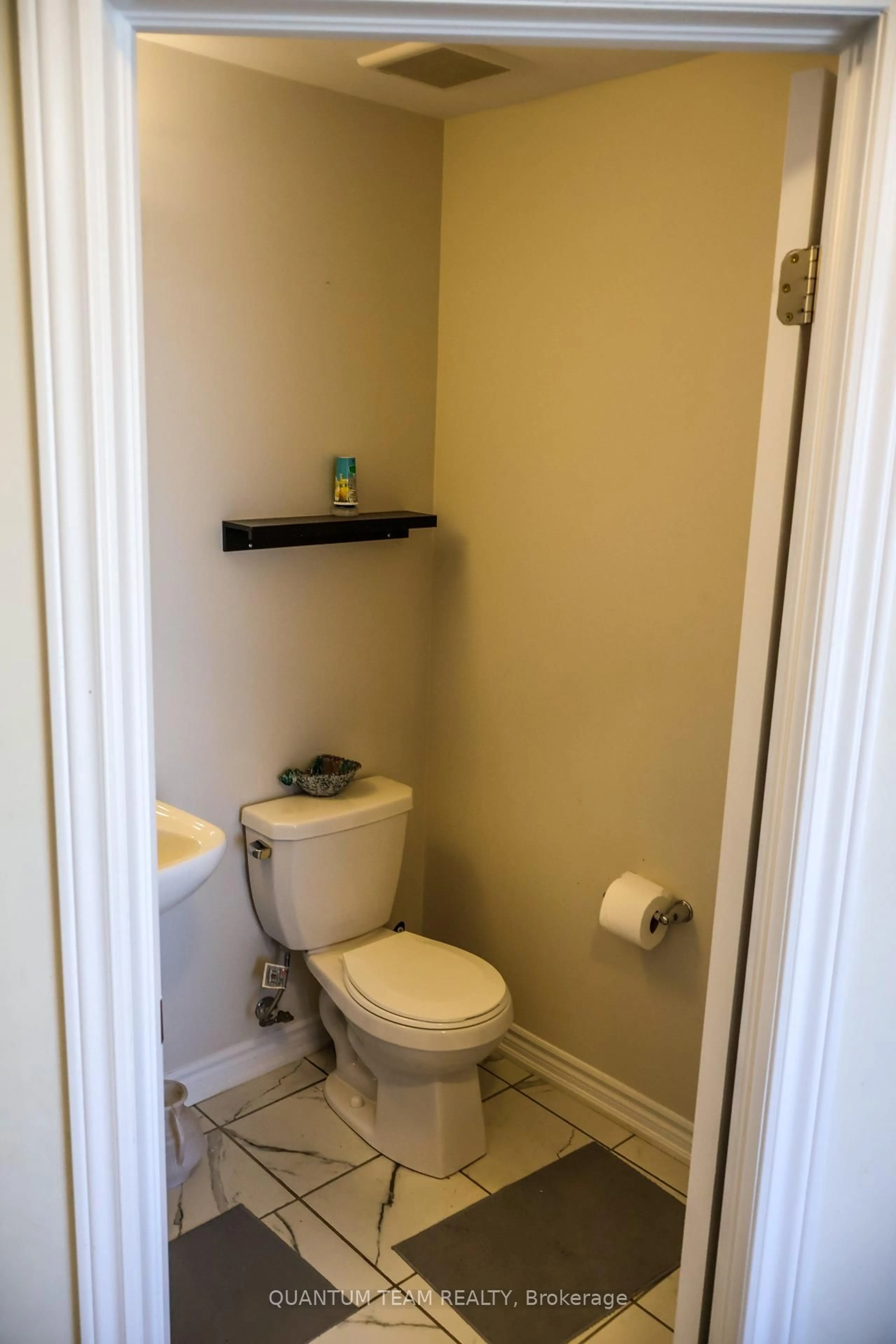 Standard bathroom, floor is not visible for 266 Explorer Way, Thorold Ontario L2V 0K2
