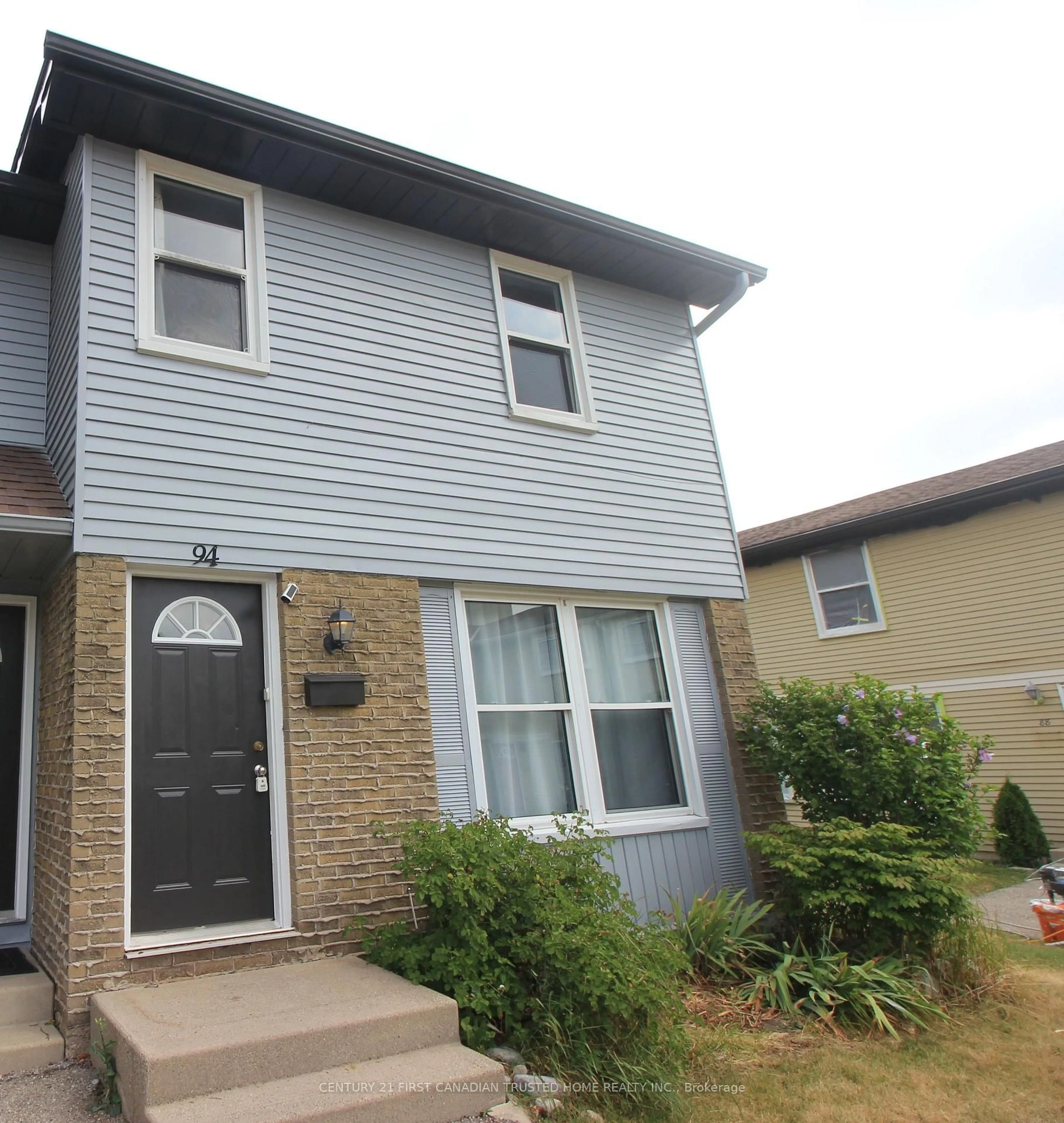 Home with vinyl exterior material, street for 70 Fiddlers Green Rd #94, London North Ontario N6H 4R4