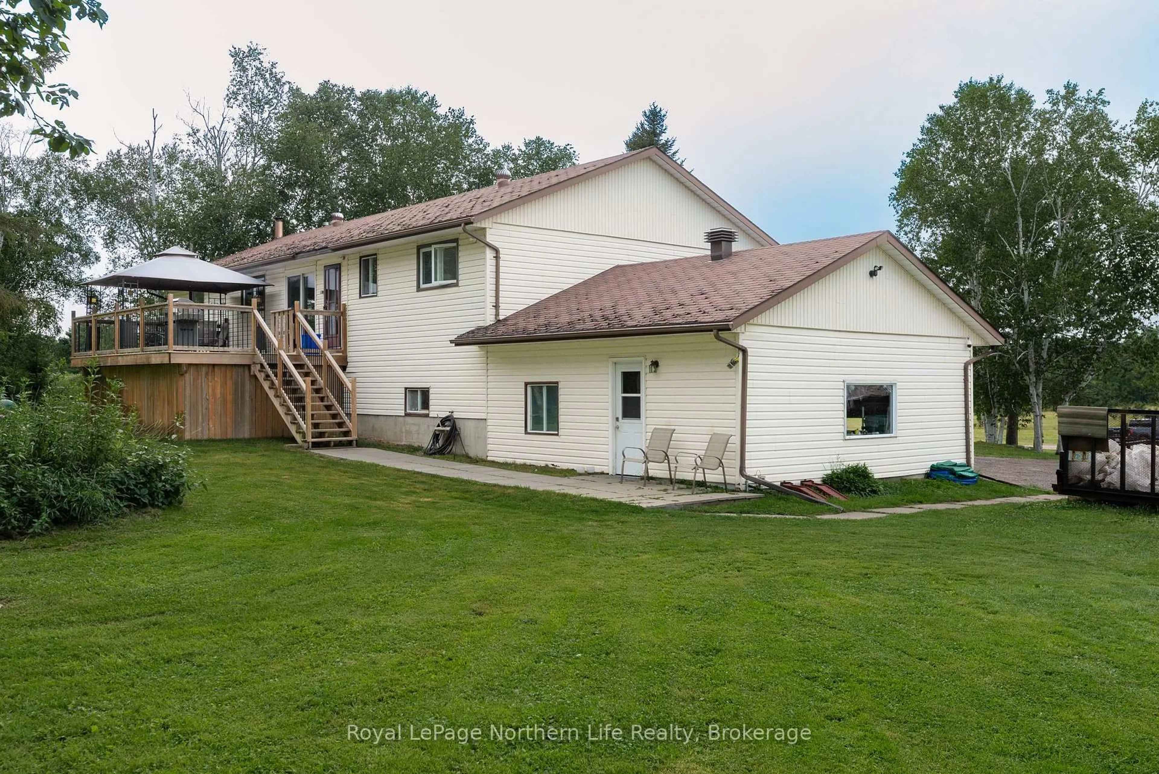 A pic from outside/outdoor area/front of a property/back of a property/a pic from drone, unknown for 312 JOHNSON Rd, East Ferris Ontario P0H 1K0