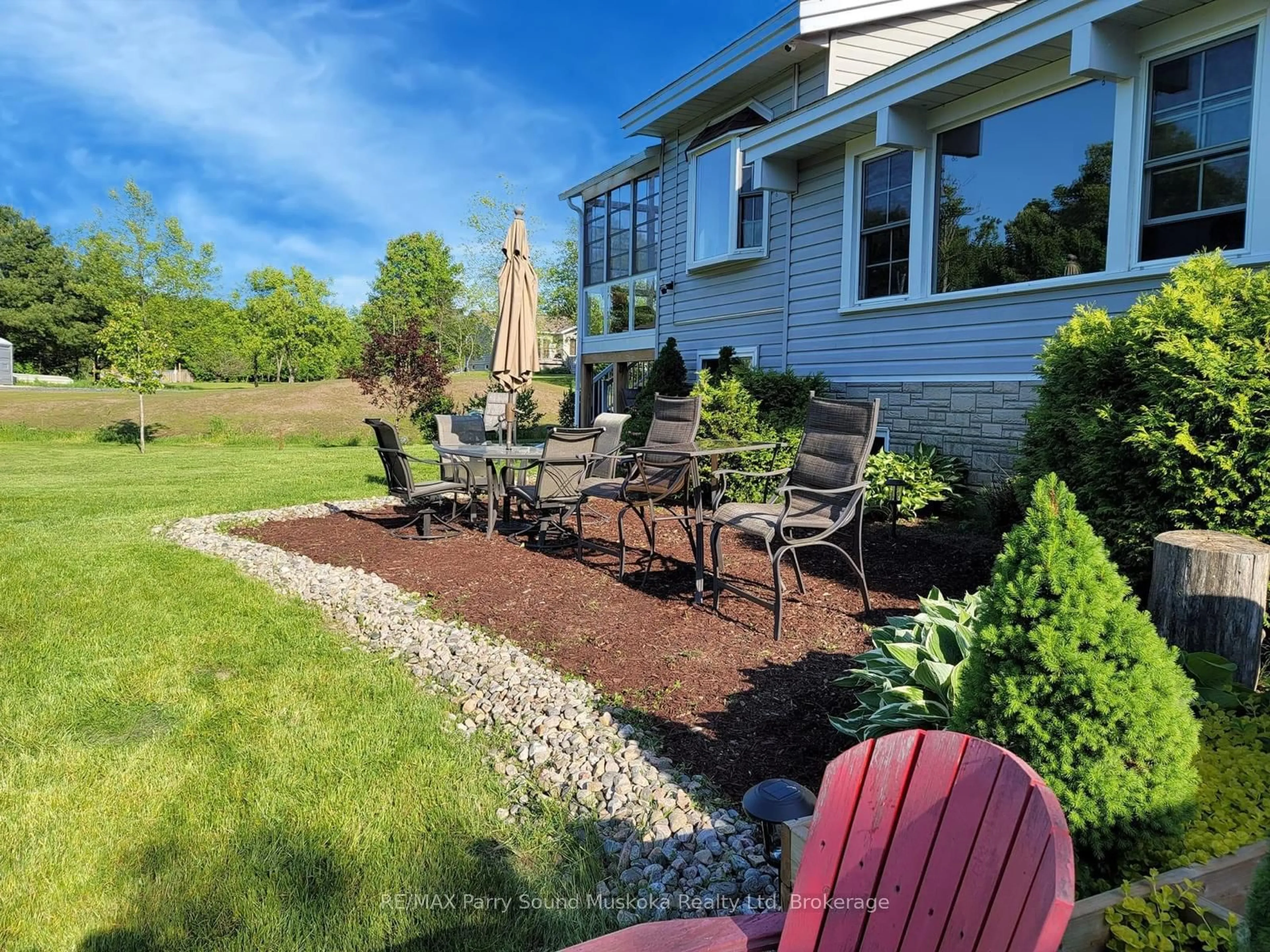 Patio, water/lake/river/ocean view for 5 MEHARG Dr, McKellar Ontario P2A 0B5