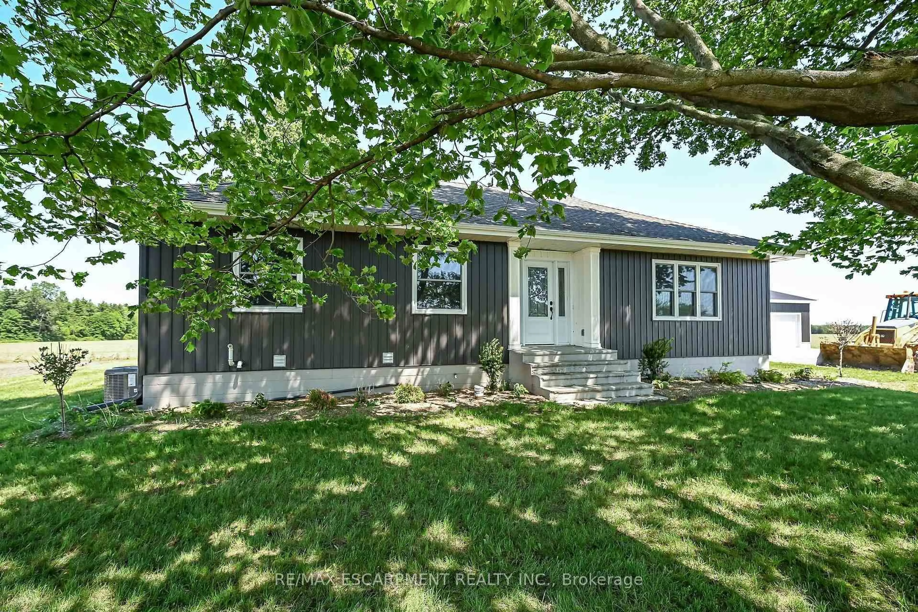 Home with vinyl exterior material, street for 2336 COCKSHUTT Rd, Norfolk Ontario N0E 1Y0