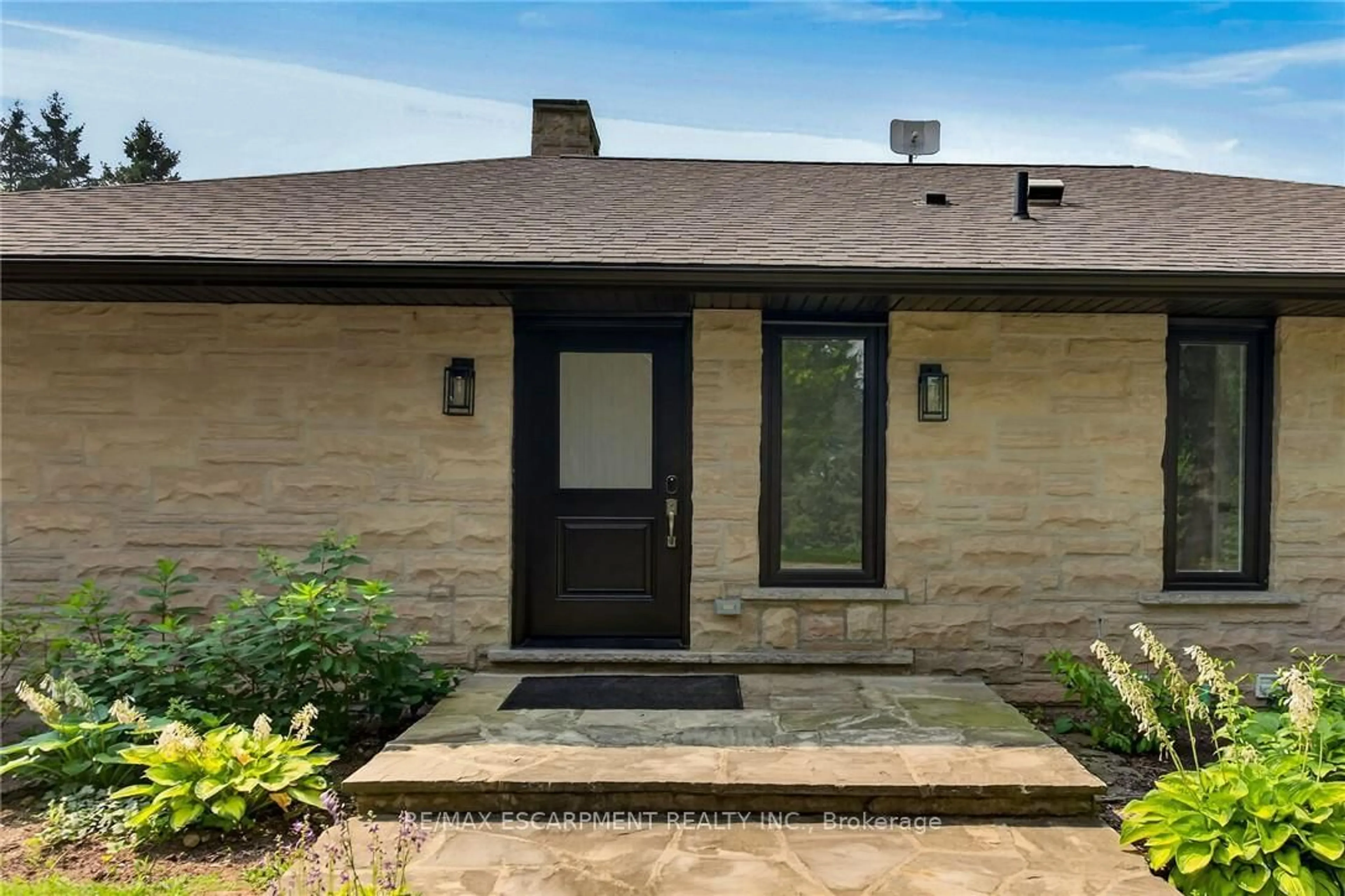 Home with brick exterior material, street for 1376 Mineral Springs Rd, Hamilton Ontario L9H 5E3