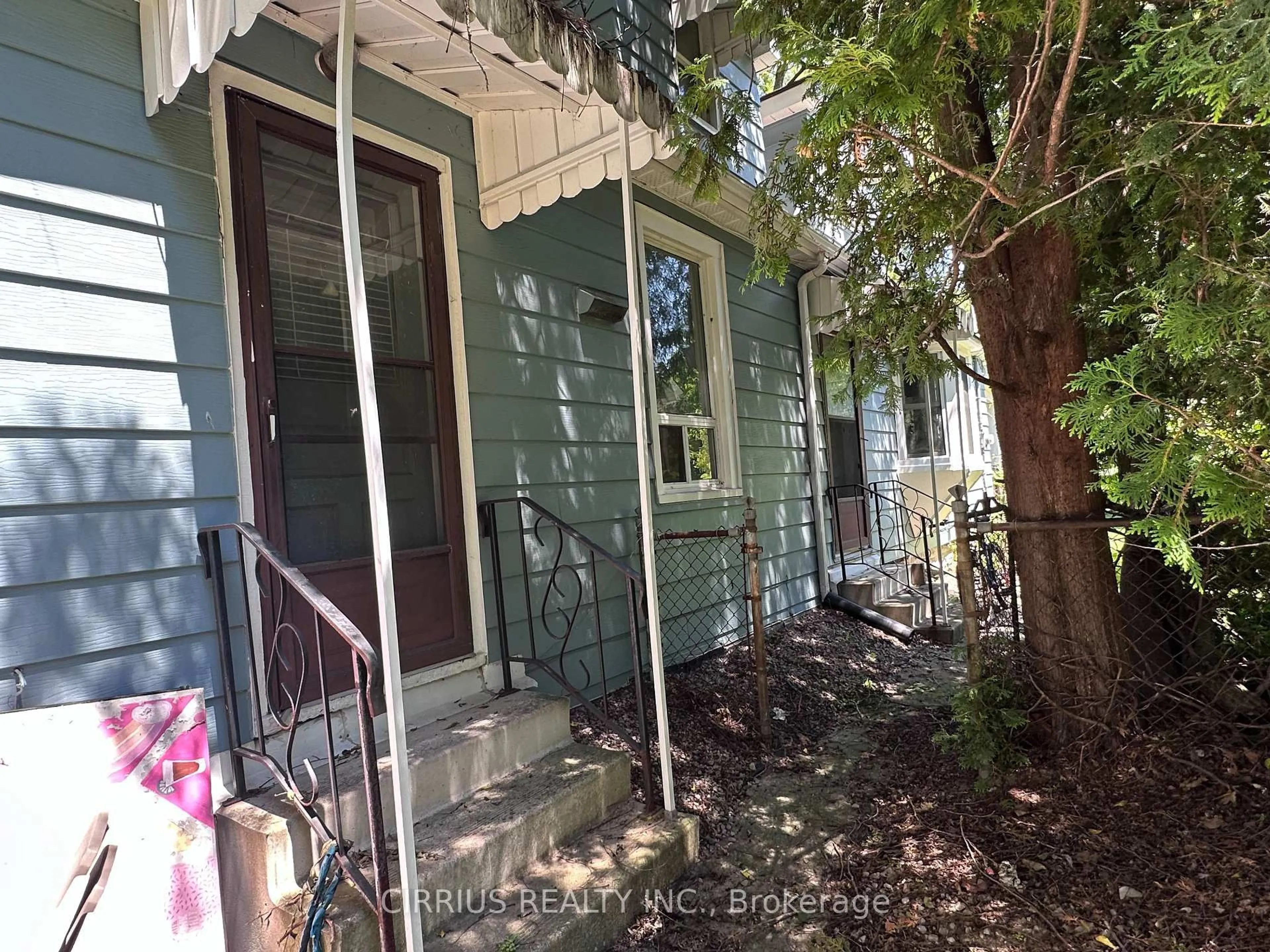 Unknown for 9 Norfolk St, Hamilton Ontario L8S 3J9