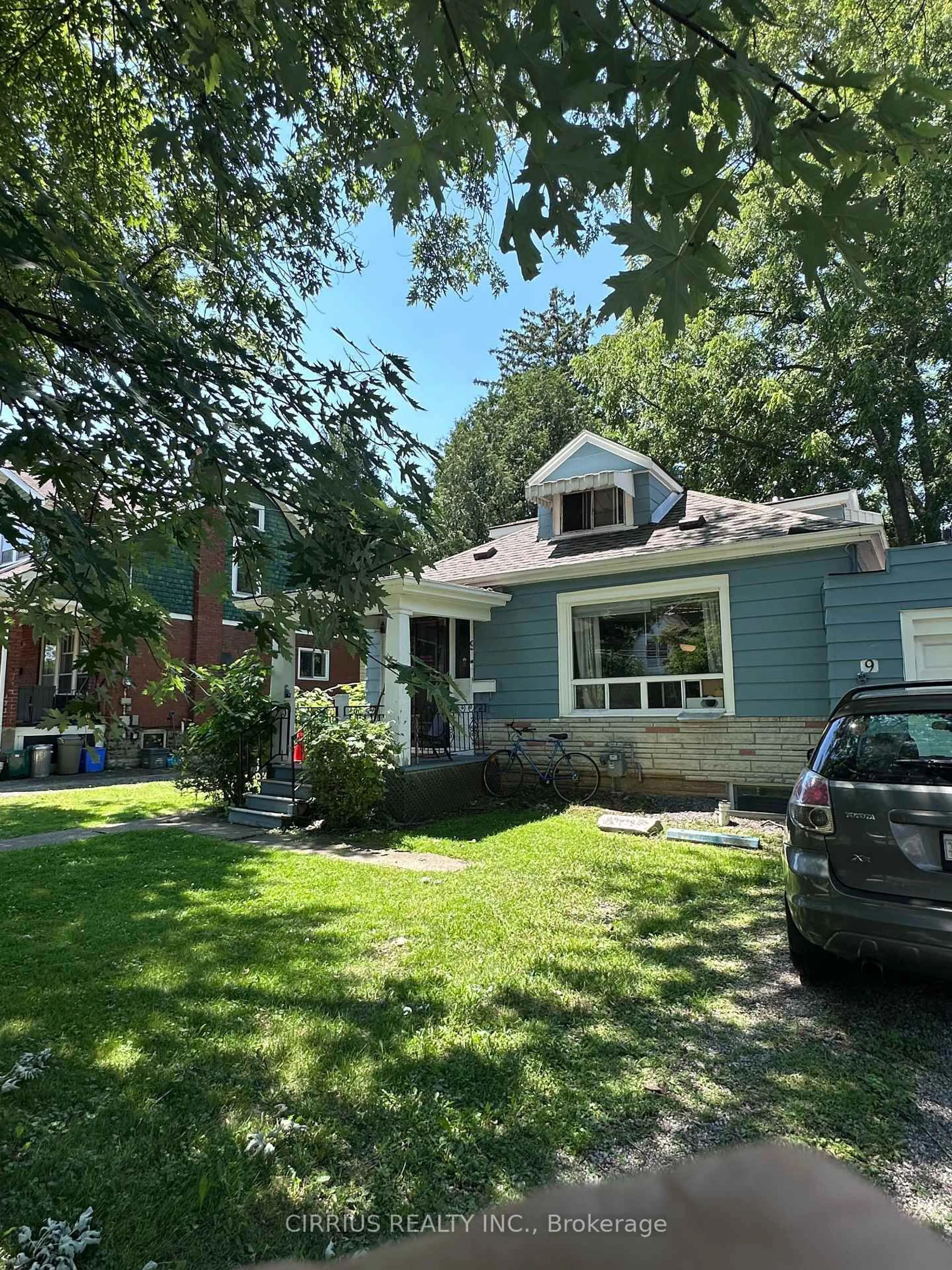 Home with vinyl exterior material, street for 9 Norfolk St, Hamilton Ontario L8S 3J9