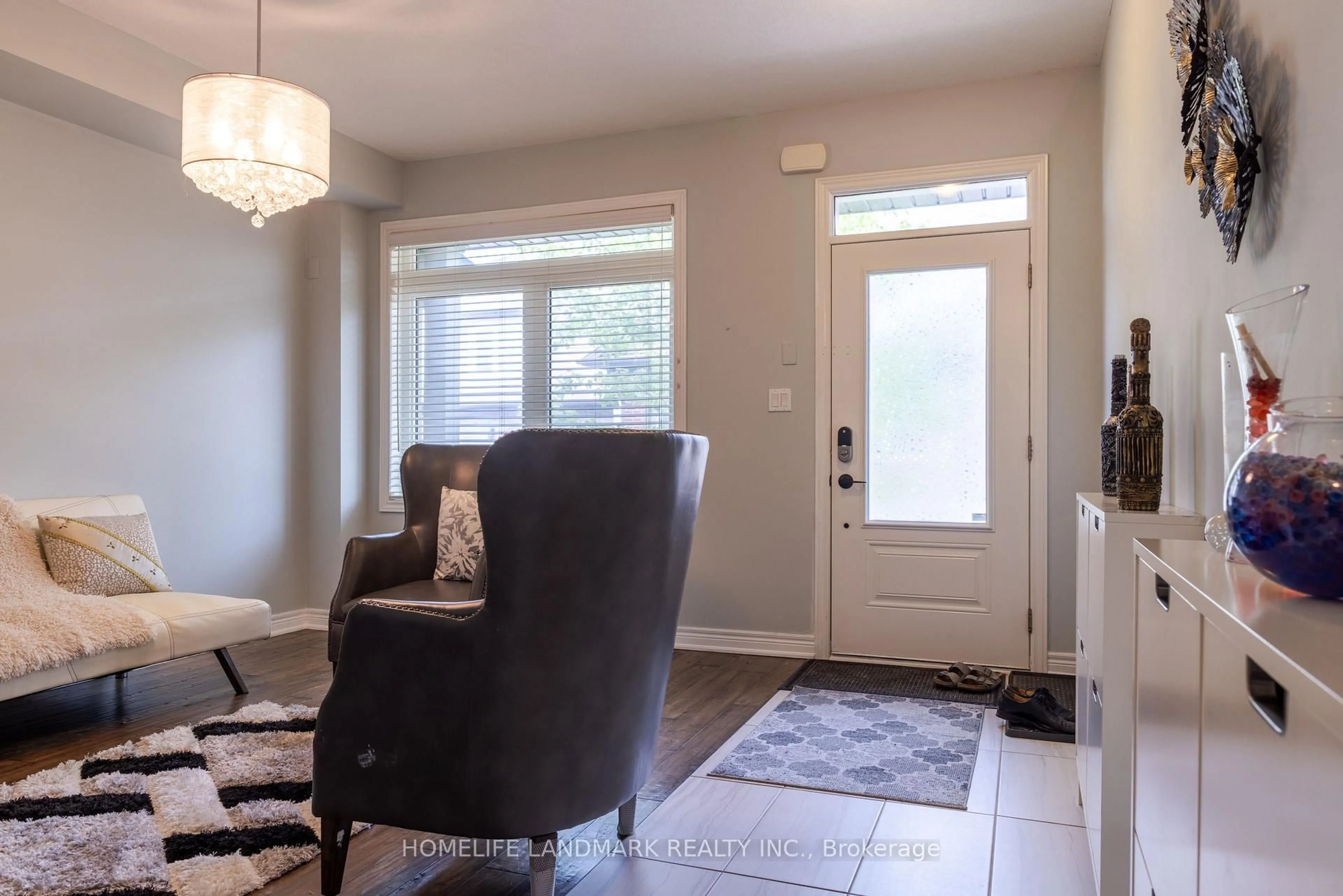 Indoor entryway for 421 Kitty Murray Lane #19, Hamilton Ontario L9G 3K9