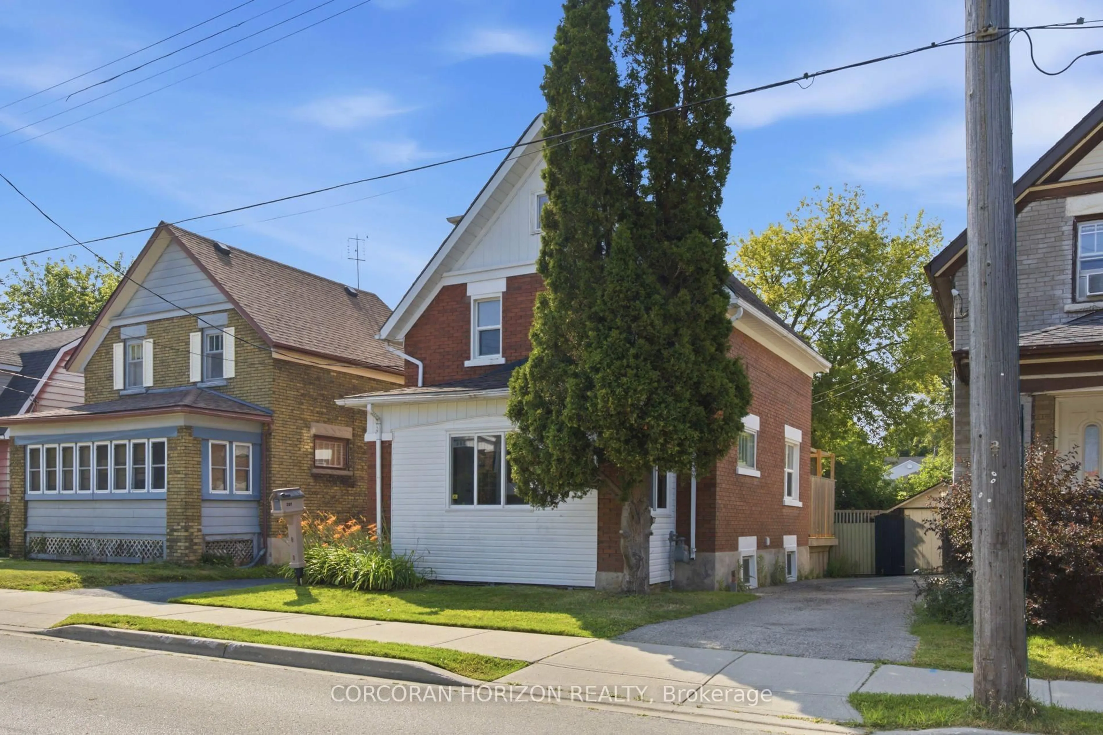 Home with brick exterior material, street for 281 Guelph St, Kitchener Ontario N2H 5W9