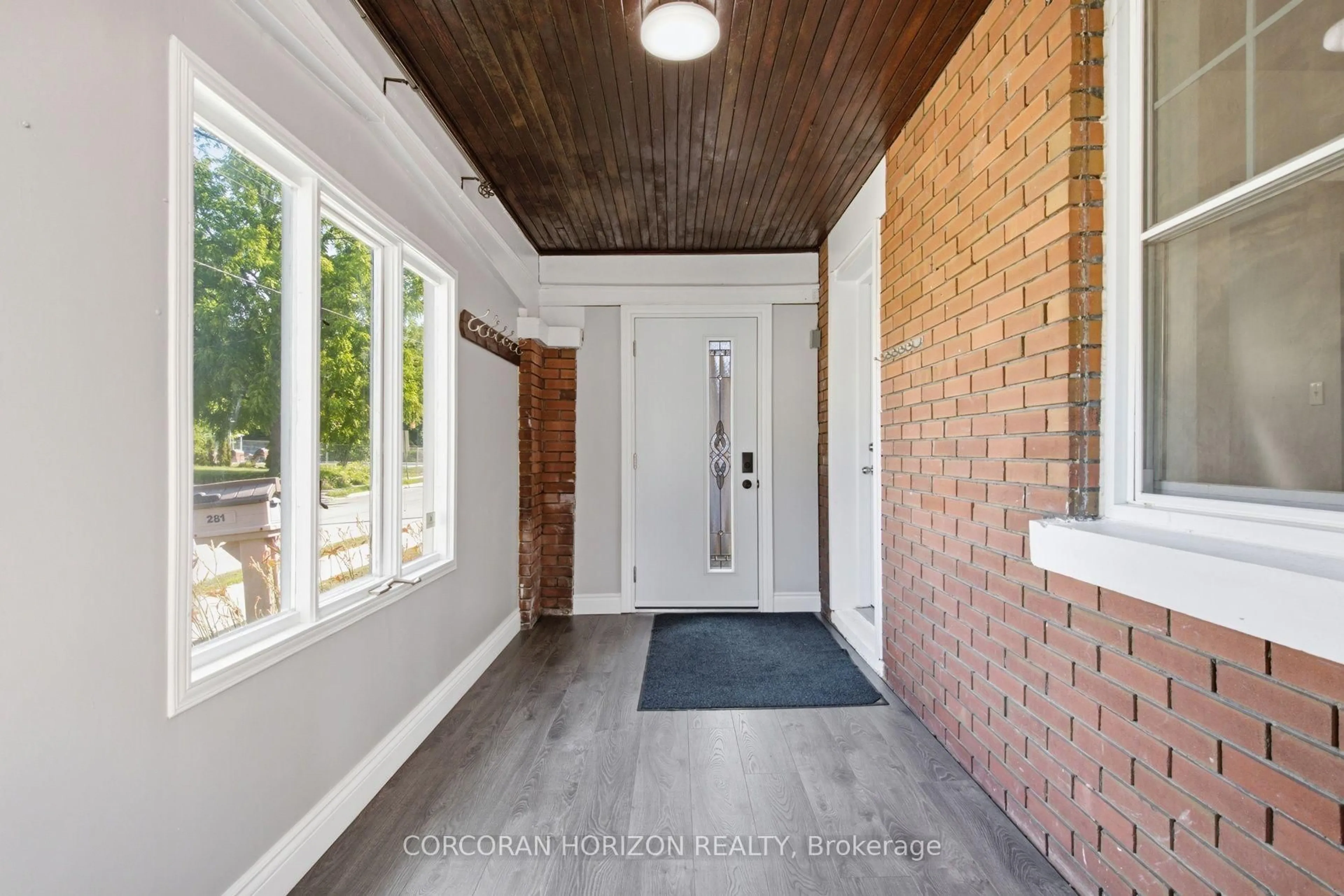 Indoor entryway for 281 Guelph St, Kitchener Ontario N2H 5W9