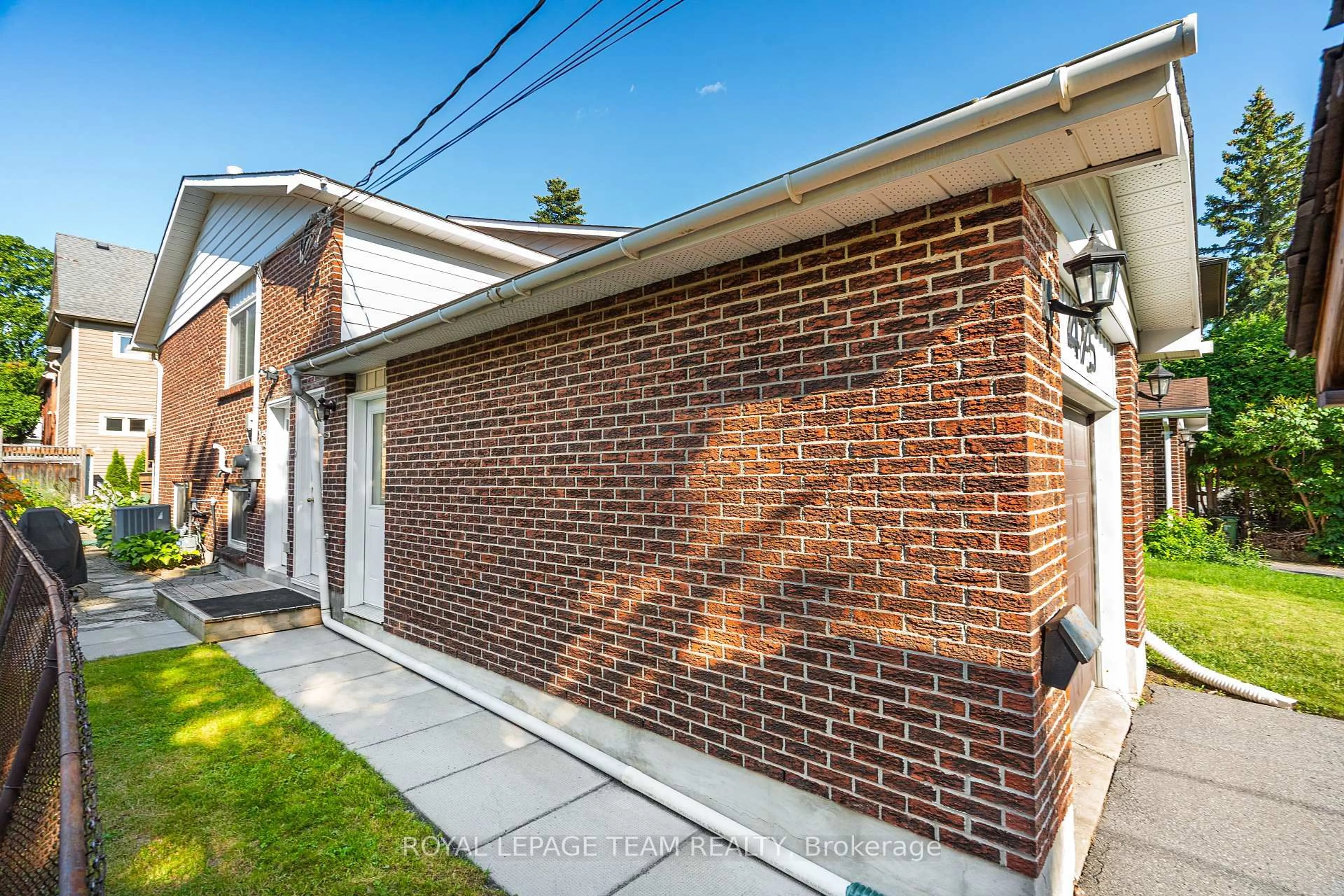 Home with brick exterior material, street for 475 MELBOURNE Ave, Ottawa Ontario K2A 1W4