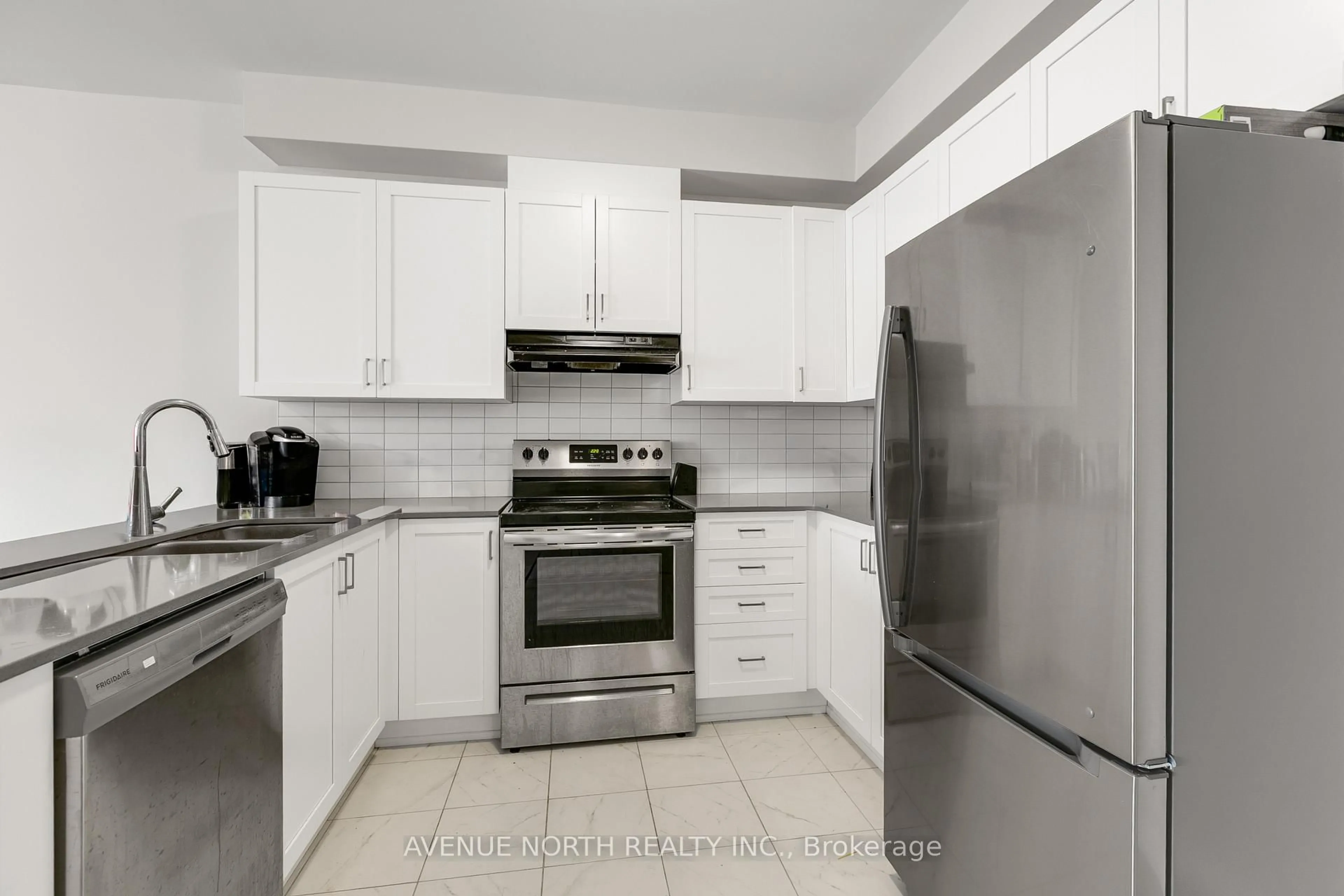Standard kitchen, ceramic/tile floor for 834 Bascule Pl, Richmond Ontario K0A 2Z0
