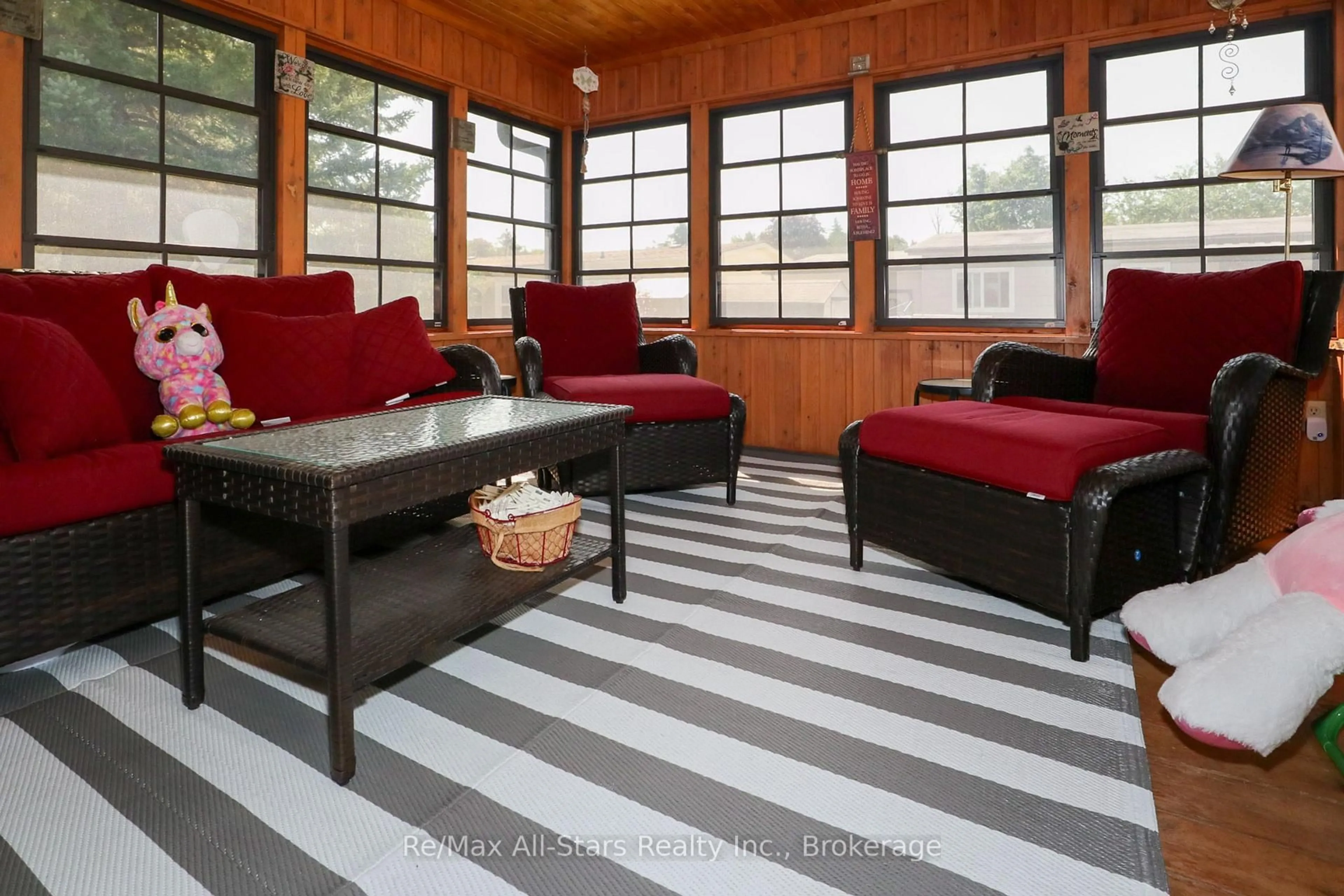 Patio, street for 7 Cedar St, Kawartha Lakes Ontario K9V 4R1