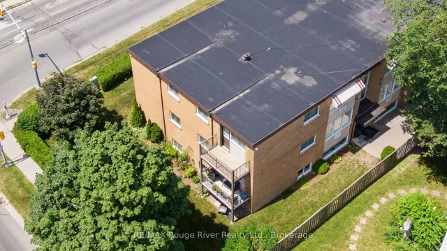242 Darcy St #11, Cobourg 2