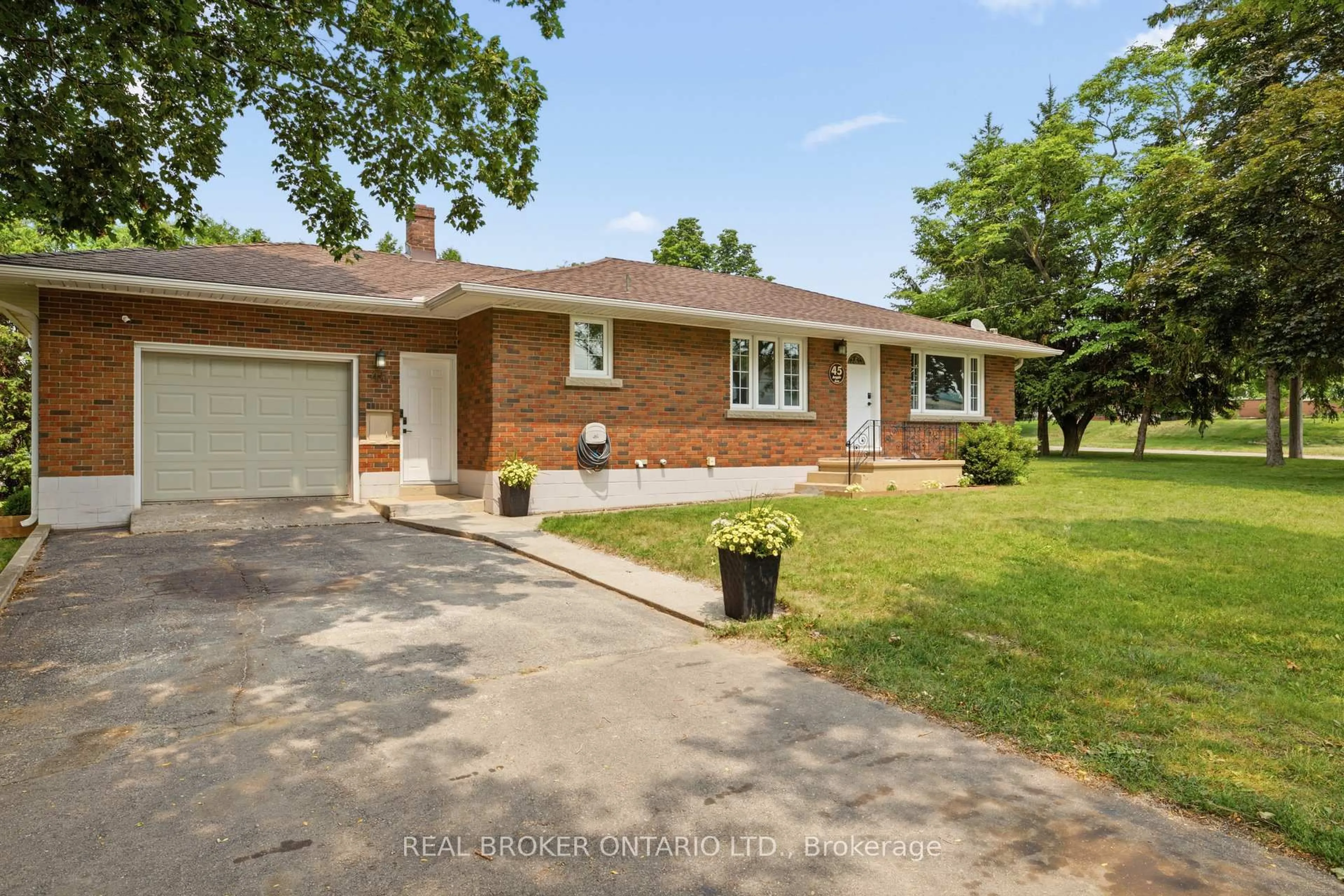 Home with brick exterior material, street for 45 Argyle Ave, Norfolk Ontario N4B 1J4