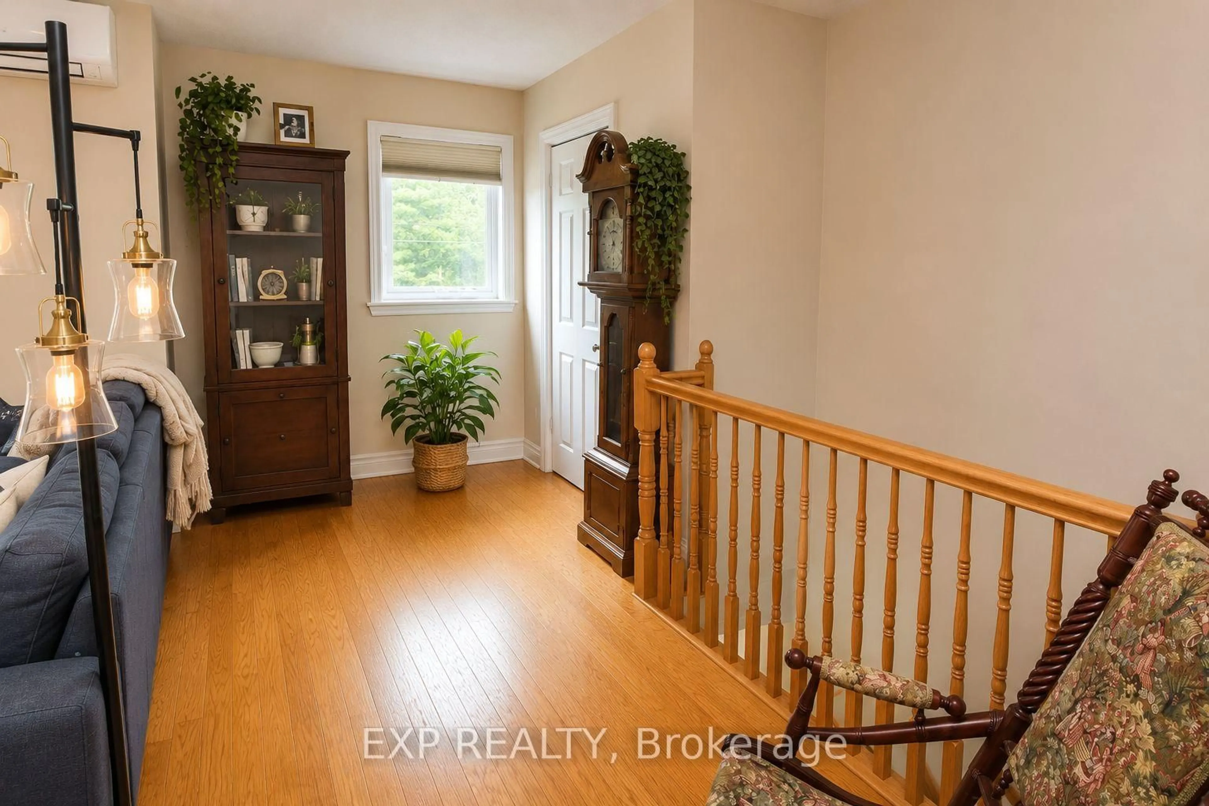Indoor entryway for 127 Third St #2, Cornwall Ontario K6J 2N9